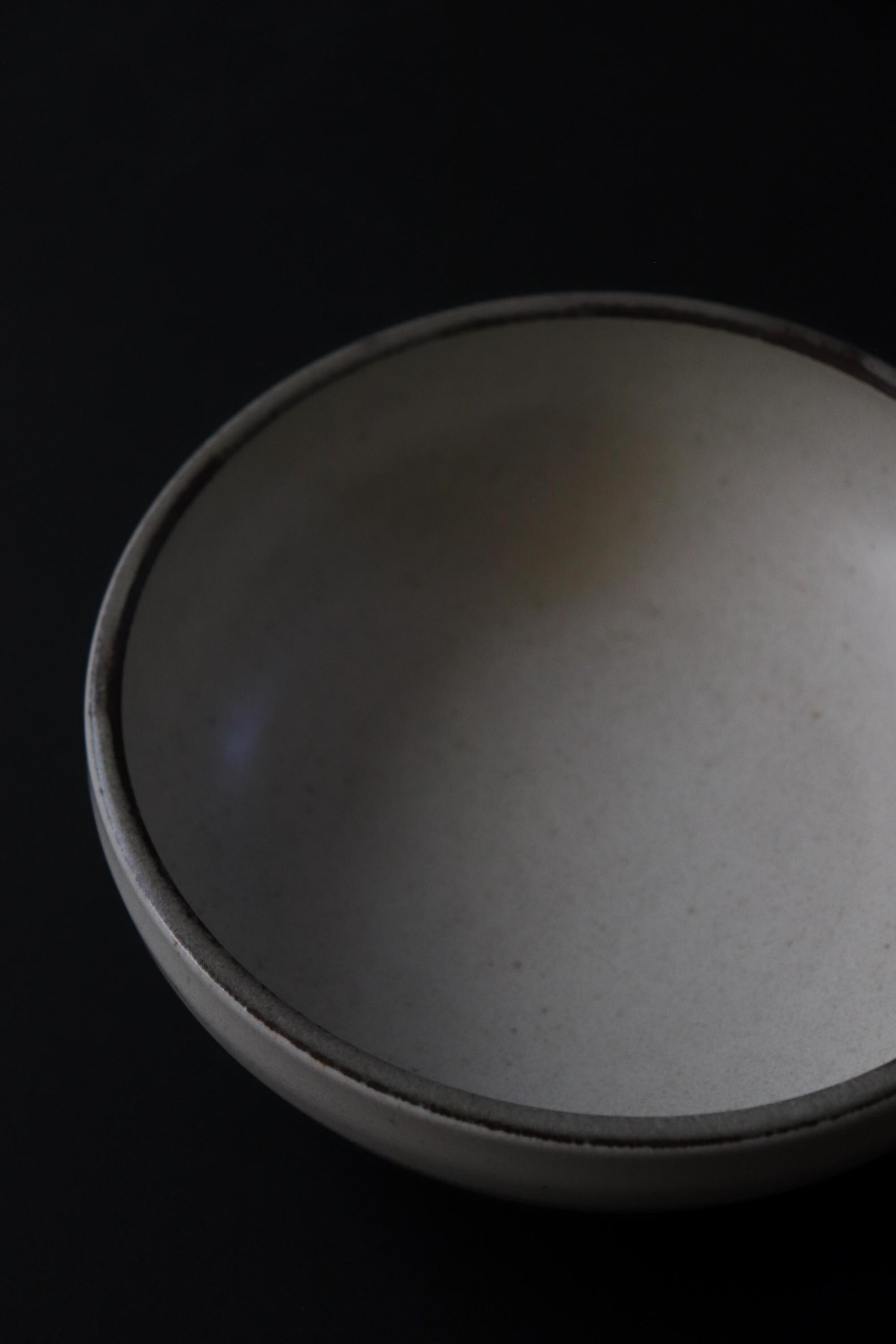 Mino-yaki Japanese Ceramic Serving Bowl, Matte Milk White Soup & Salad Basin, Modern Japandi Tableware, Microwave Dishwasher Safe, 17cm