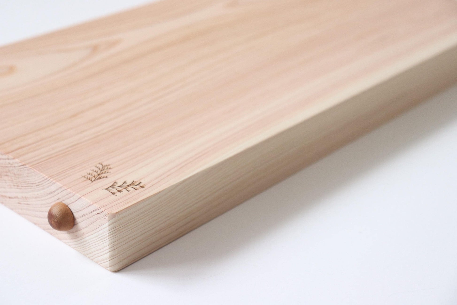 Japanese Hinoki Cutting Board with Stand – Shimanto Cypress Wood, Minimal Kitchen Board, Made in Japan