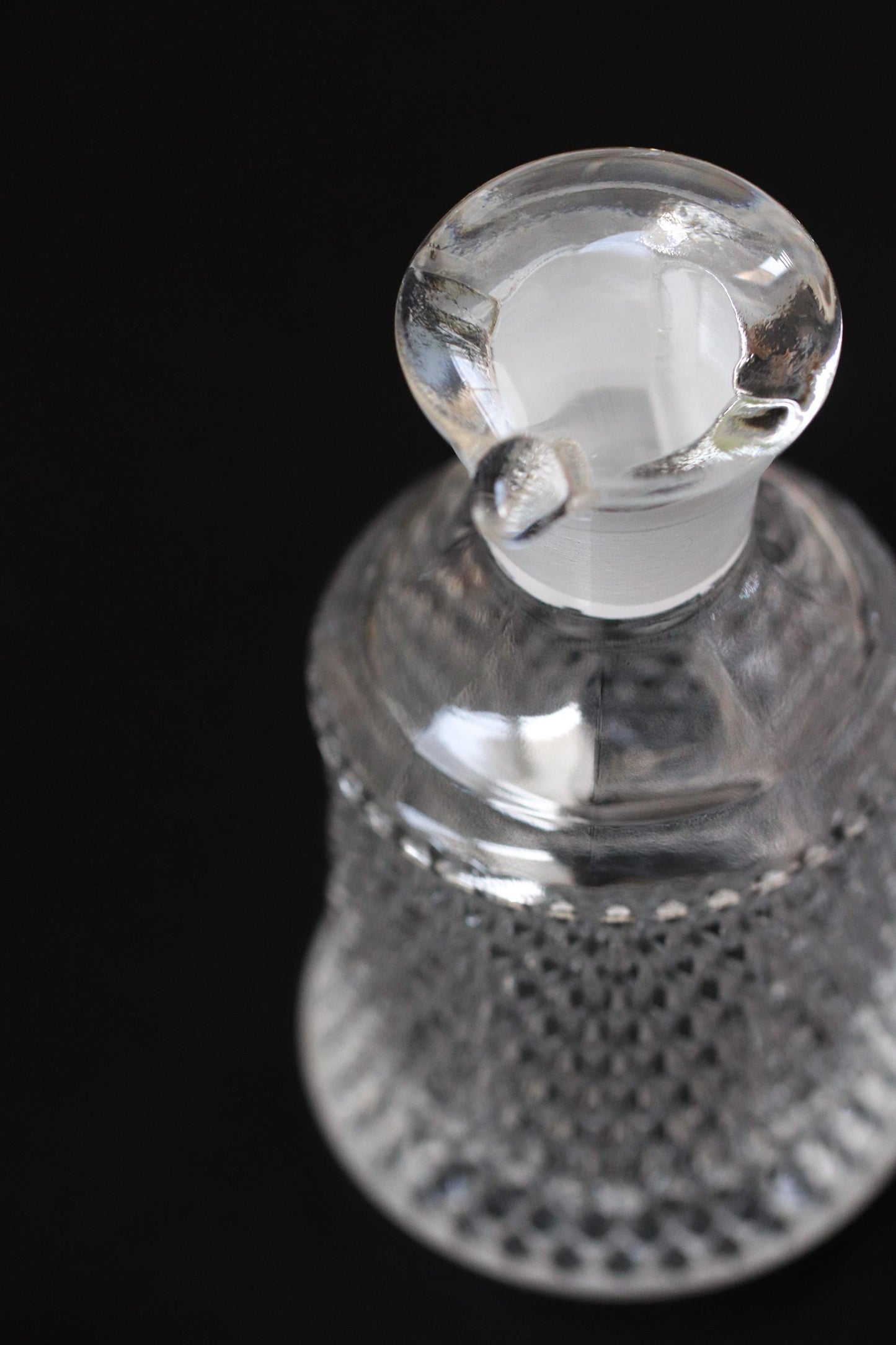 Japanese Glass Soy Sauce Dispenser 140ml | Handmade Shoyu Cruet | Drip-Resistant Soy Sauce Bottle | Mizusaki Glass Japan