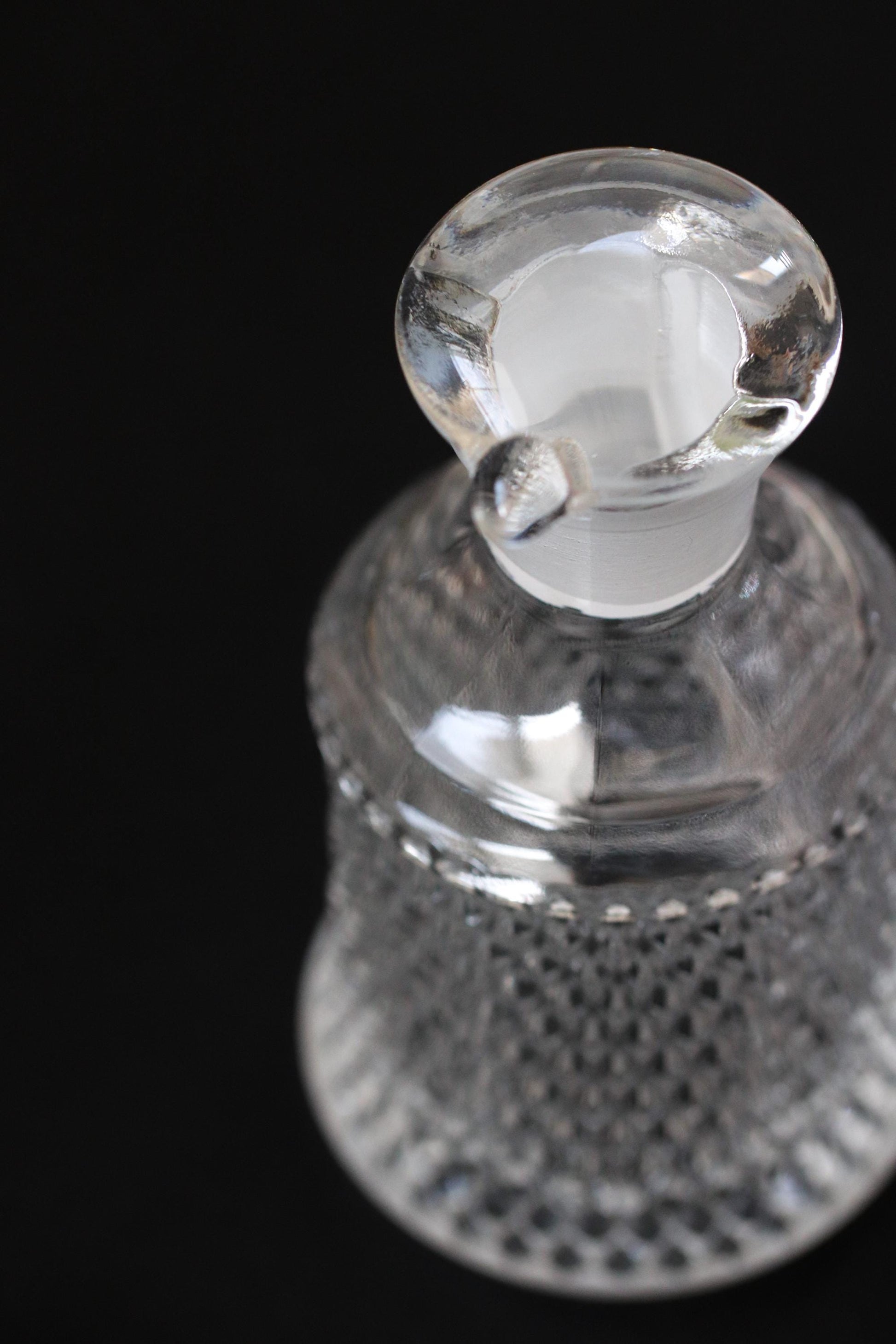 Japanese Glass Soy Sauce Dispenser 140ml | Handmade Shoyu Cruet | Drip-Resistant Soy Sauce Bottle | Mizusaki Glass Japan
