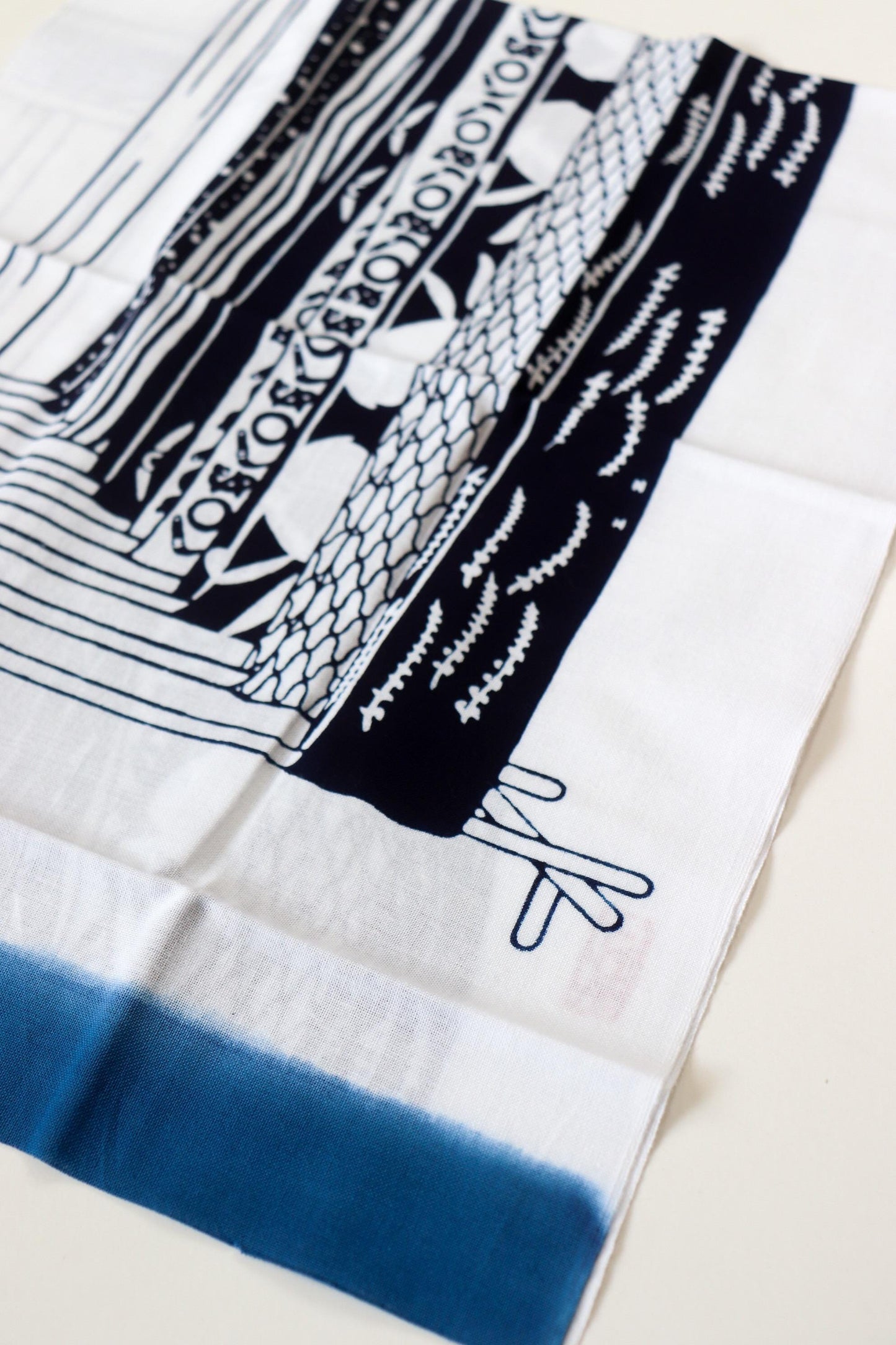 Japanese Tenugui “Yagura” Textile Art Set – Hand-Dyed Chusen Cotton + Hinoki Tapestry Rod / Made in Japan