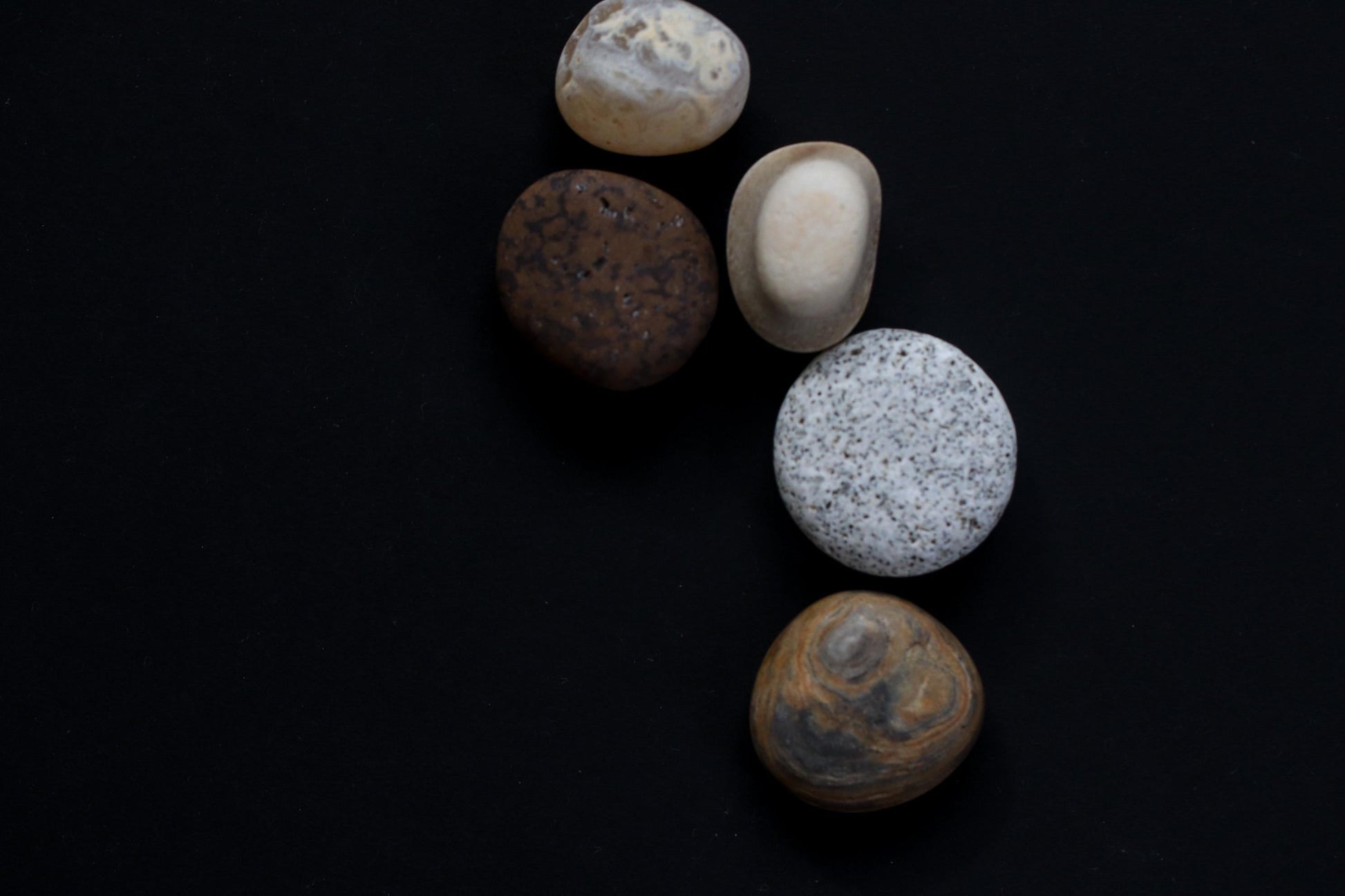 Silent Fragments — Edition 02: Brown (Daichi) | Art of Time Tsugaru Stones & Ancient Manuscripts | Set of 5 Hand-Selected Japanese Stones