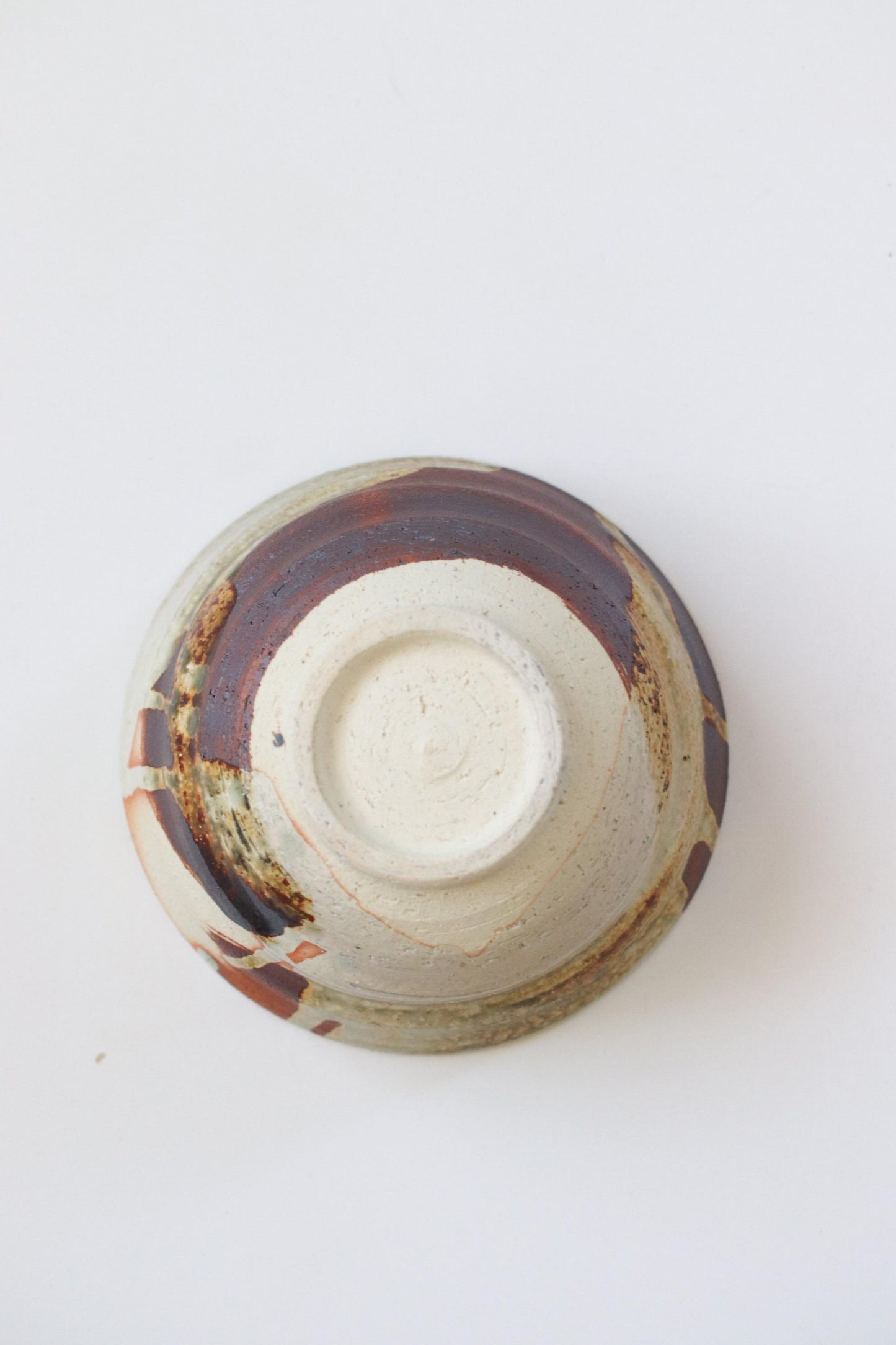 TOU Bidoro Iron Painted Donburi Bowl 14cm, Japanese Deep Bowl, Shigaraki Clay Stoneware, Handmade Rustic Serving Bowl, Mini Donburi Bowl