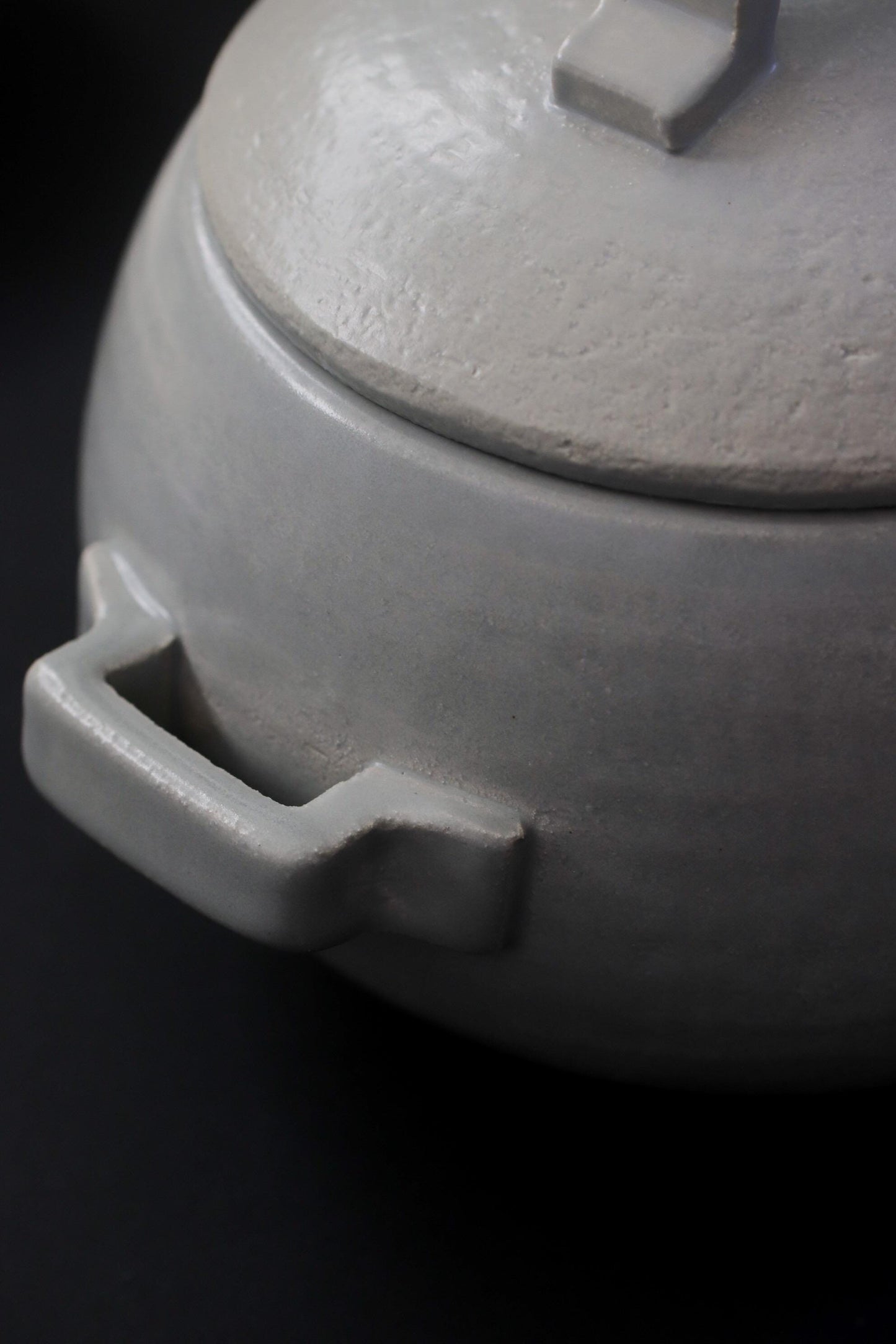 TOJIKI Gray Japanese Rice Pot Donabe 3 Cup, Banko Ware Clay Rice Cooker, Direct Flame Pot with Lid, 25-Min Easy Rice, Made in Japan