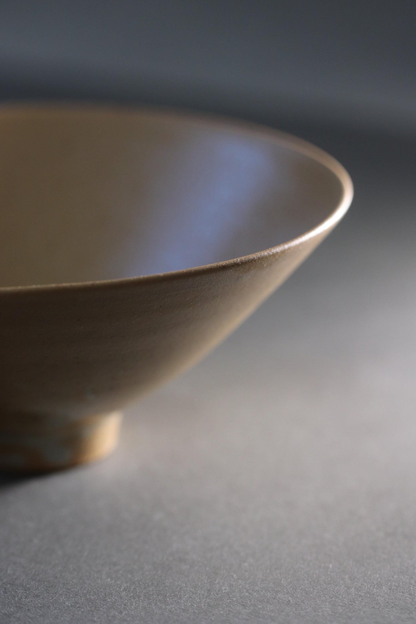 TOU Japanese Rice Bowl Chawan 13cm, Lightweight Ceramic Bowl, Shigaraki Clay Stoneware, Minimal Modern Japanese Tableware, Handmade Japan
