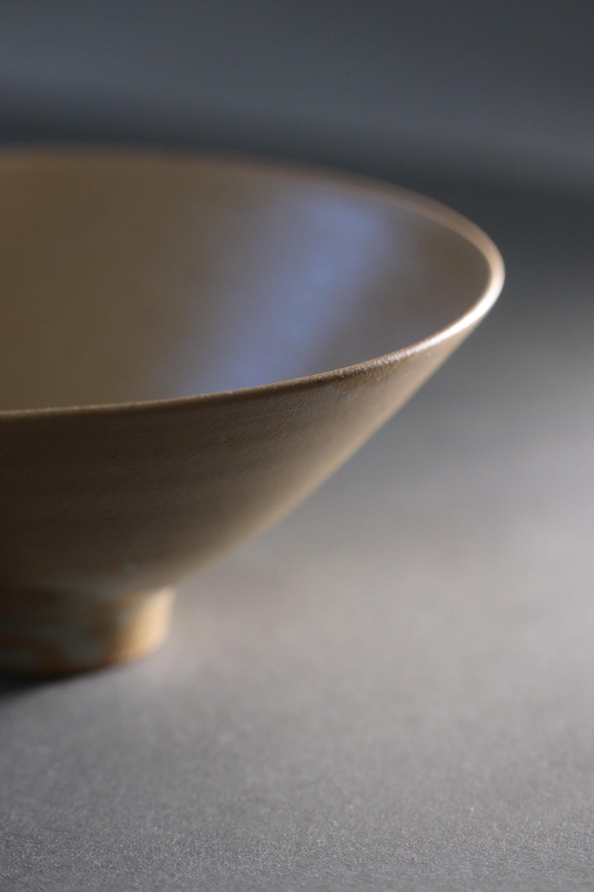 TOU Japanese Rice Bowl Chawan 13cm, Lightweight Ceramic Bowl, Shigaraki Clay Stoneware, Minimal Modern Japanese Tableware, Handmade Japan