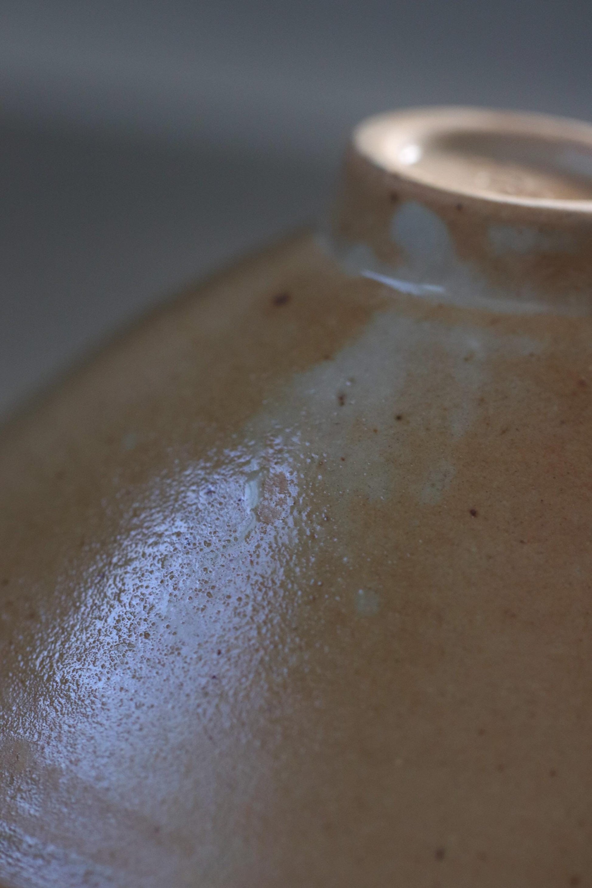 TOU Japanese Rice Bowl Chawan 13cm, Lightweight Ceramic Bowl, Shigaraki Clay Stoneware, Minimal Modern Japanese Tableware, Handmade Japan