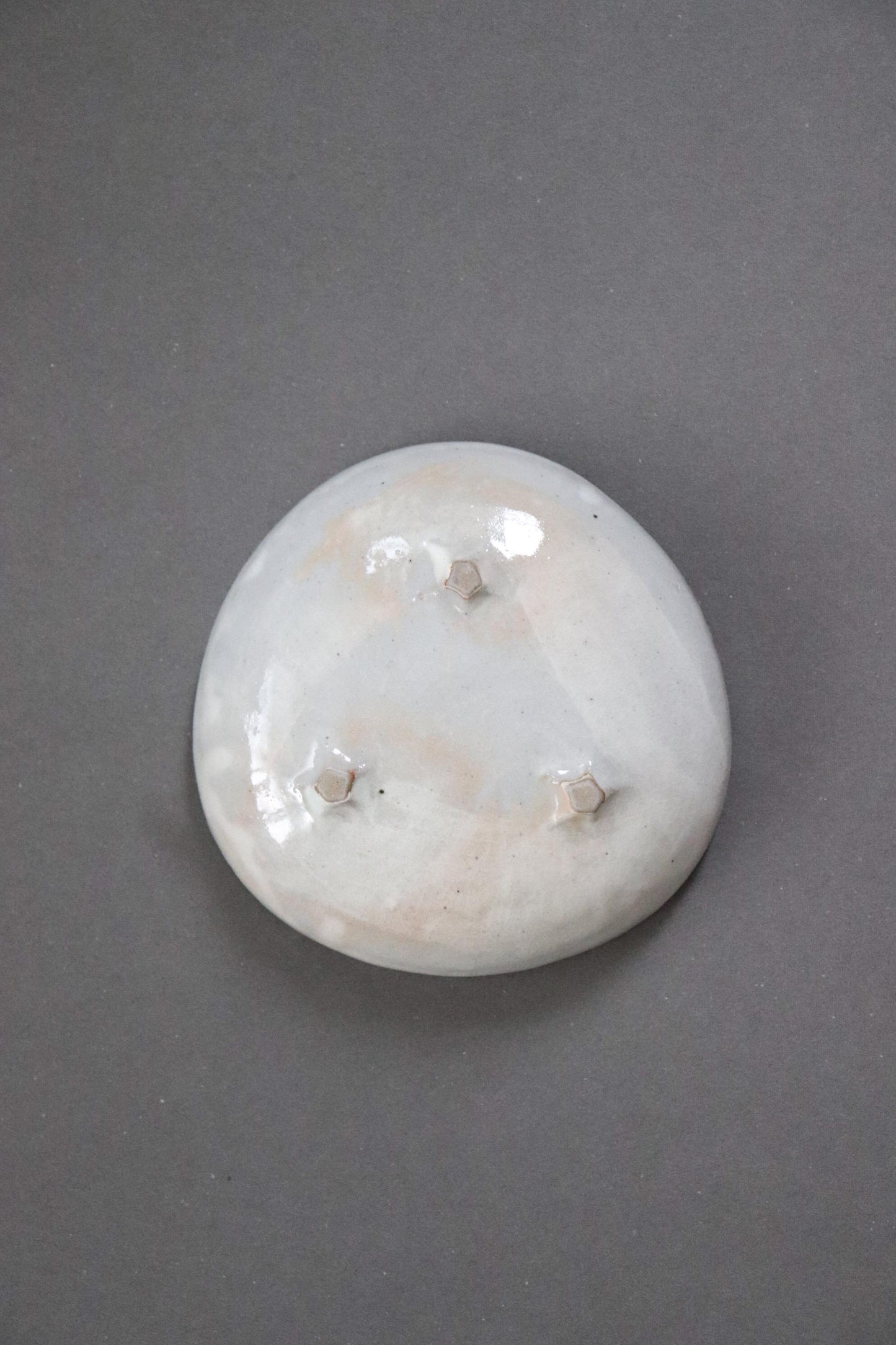 Japanese Kohiki Bowl – Handmade Seto Ware, Wabi-Sabi Pottery, White Stoneware Bowl, Everyday Japanese Ceramic, Made in Japan