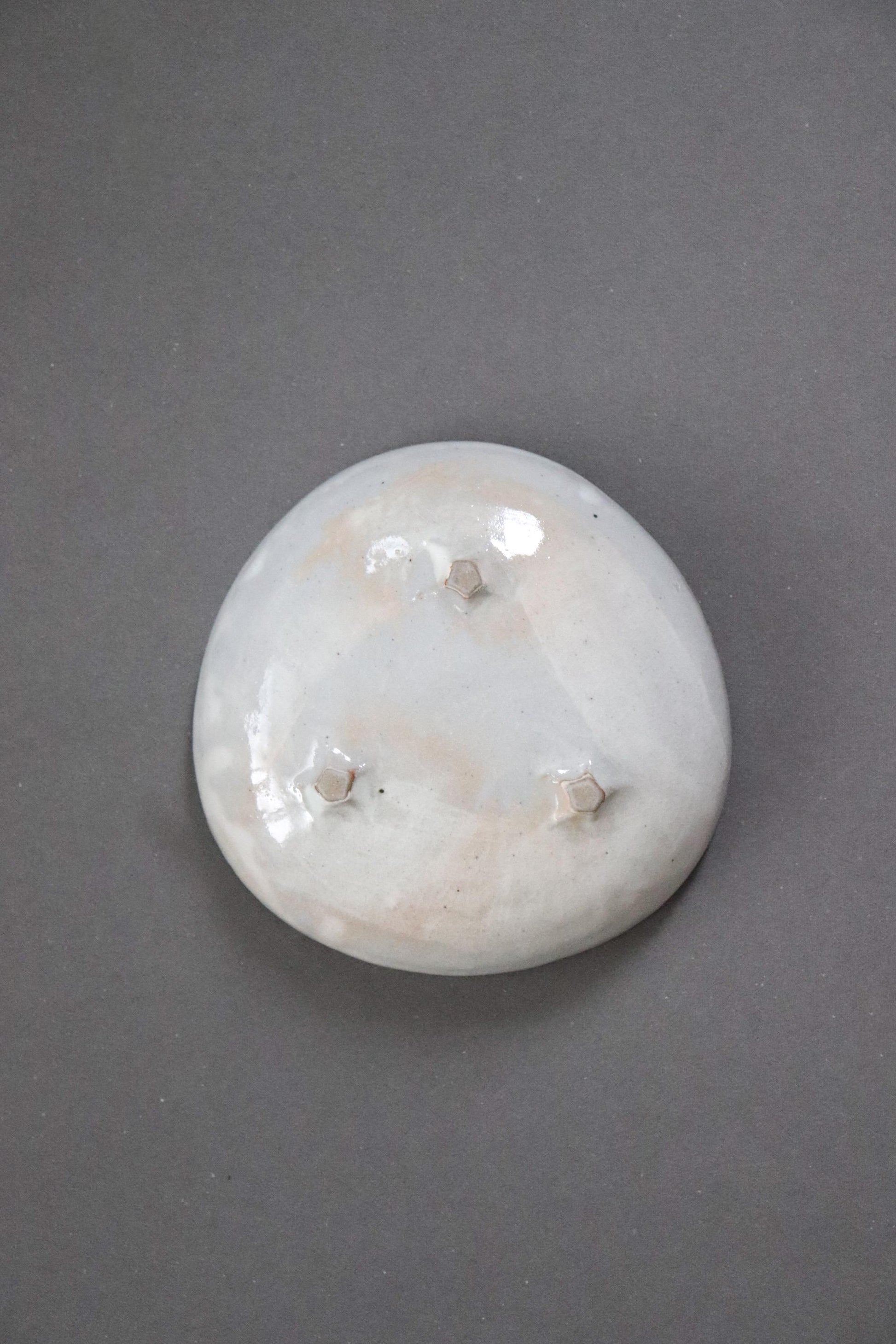 Japanese Kohiki Bowl – Handmade Seto Ware, Wabi-Sabi Pottery, White Stoneware Bowl, Everyday Japanese Ceramic, Made in Japan