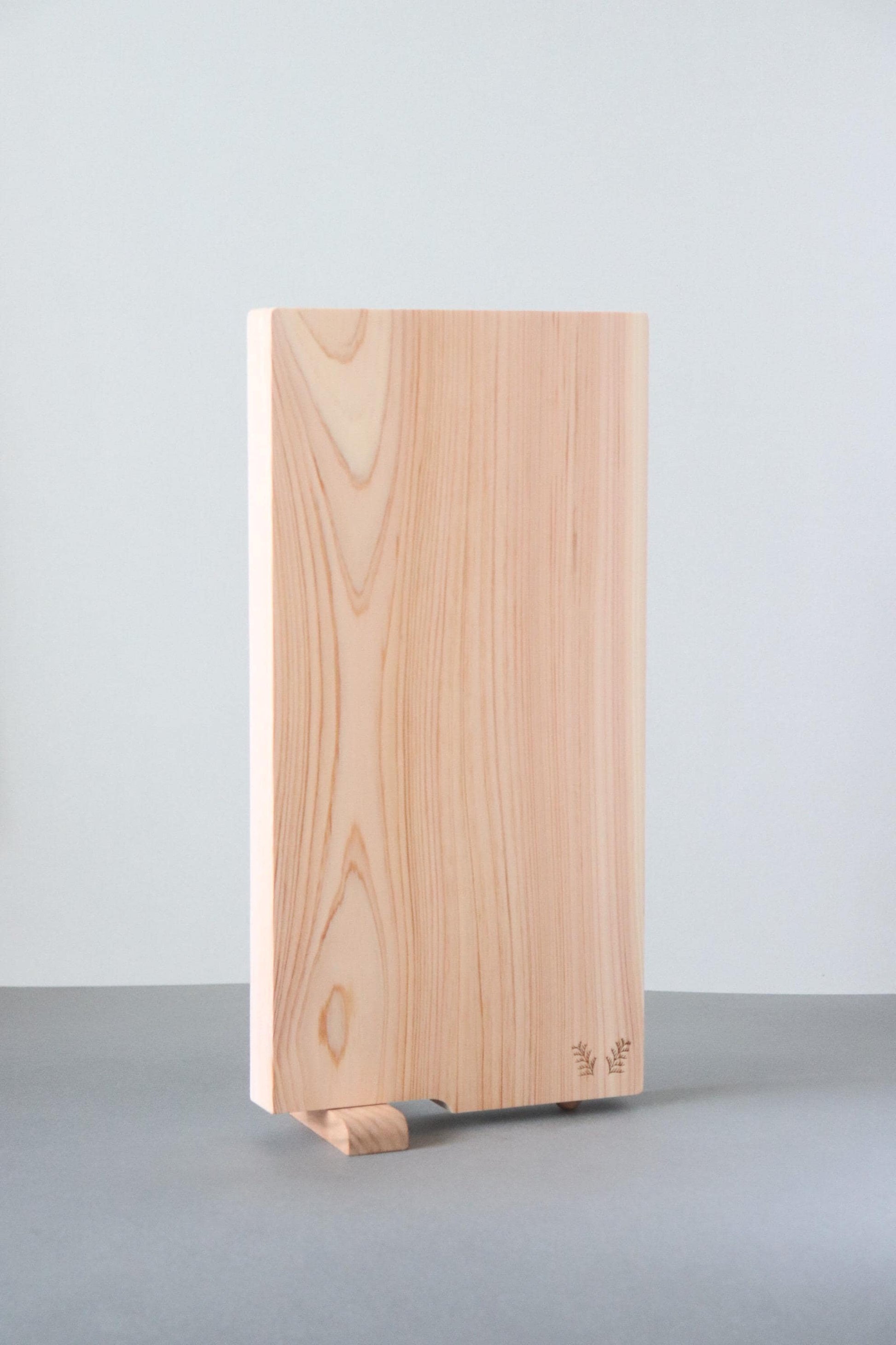 Japanese Hinoki Cutting Board with Stand – Shimanto Cypress Wood, Minimal Kitchen Board, Made in Japan