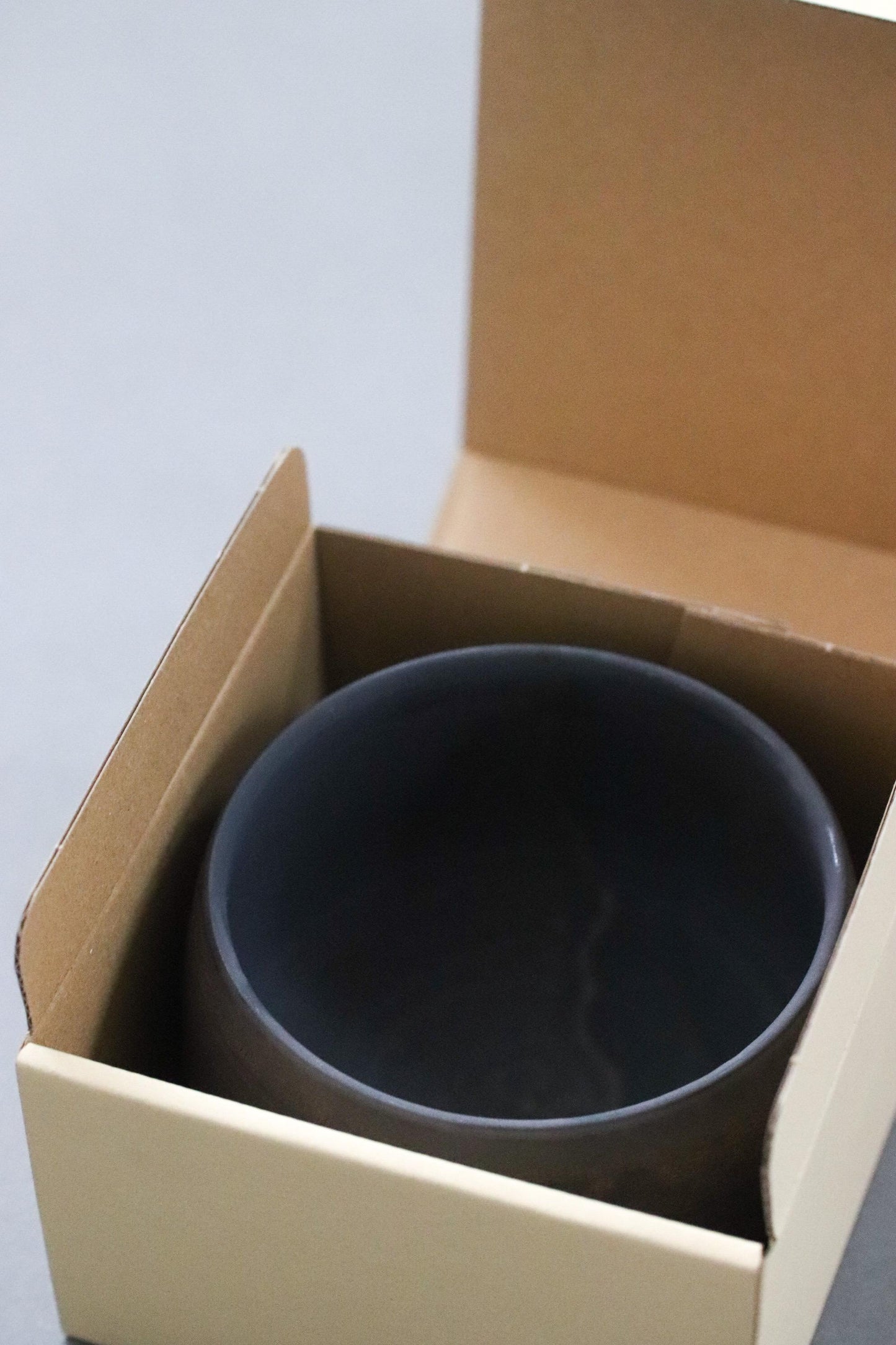 Hasami Ware Matcha Bowl “Kinsai Yu” – Japanese Premium Tea Ceremony Chawan, Gold-Accented Glaze, Made in Japan, Gift Box Included