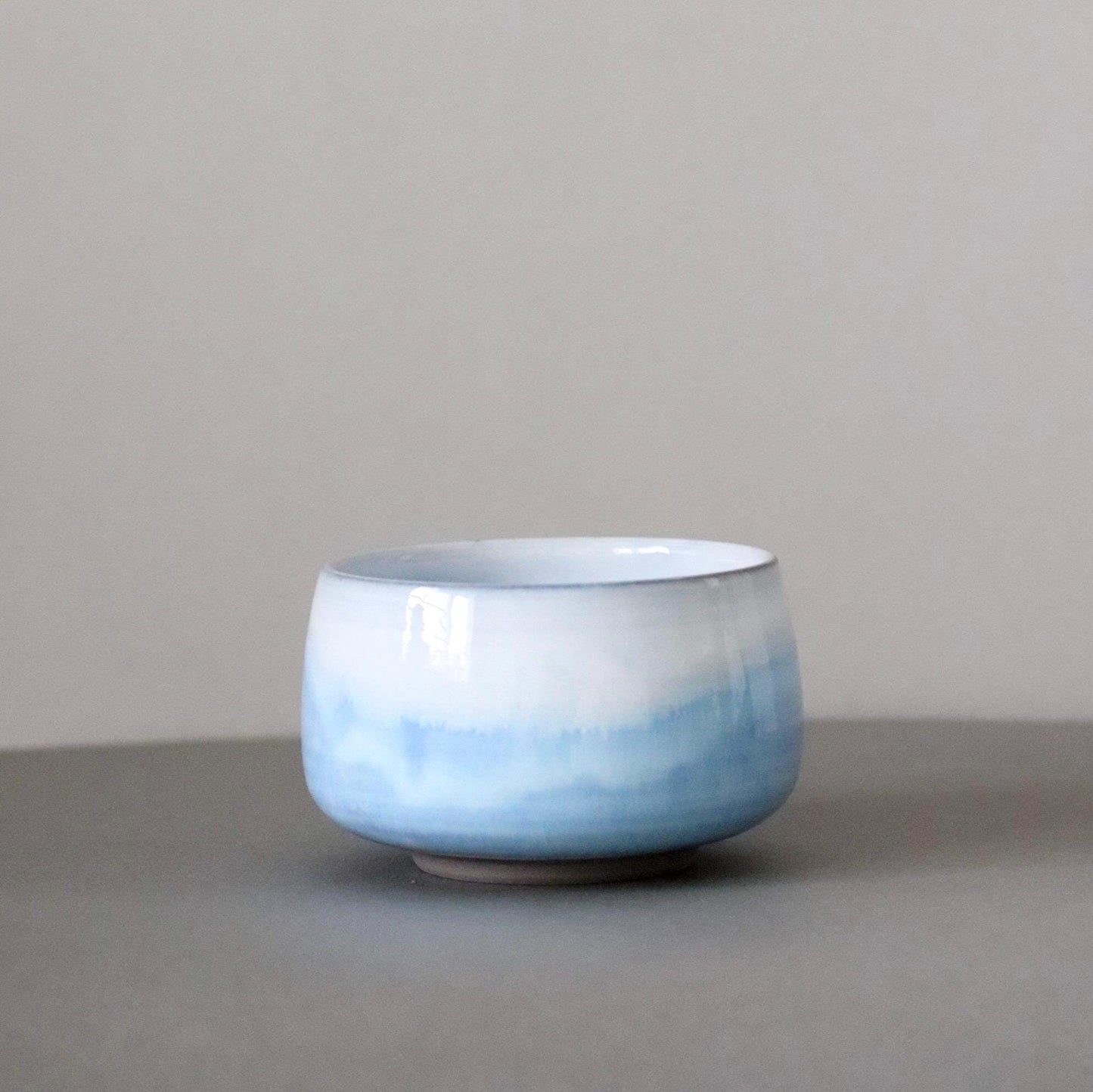 Hasami Ware Matcha Bowl – Handcrafted Aurora White & Blue Glaze, Premium Japanese Chawan