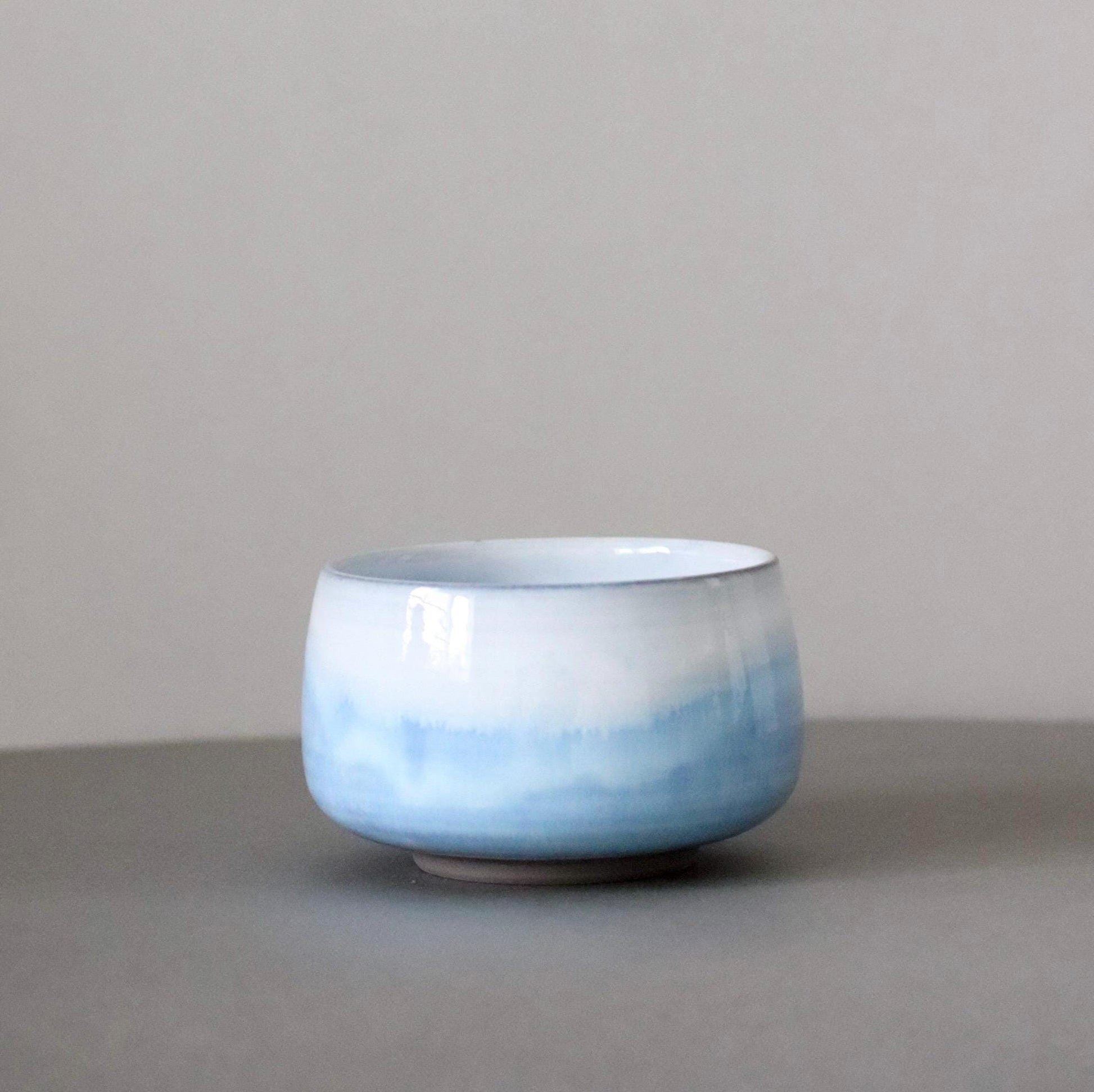 Hasami Ware Matcha Bowl – Handcrafted Aurora White & Blue Glaze, Premium Japanese Chawan