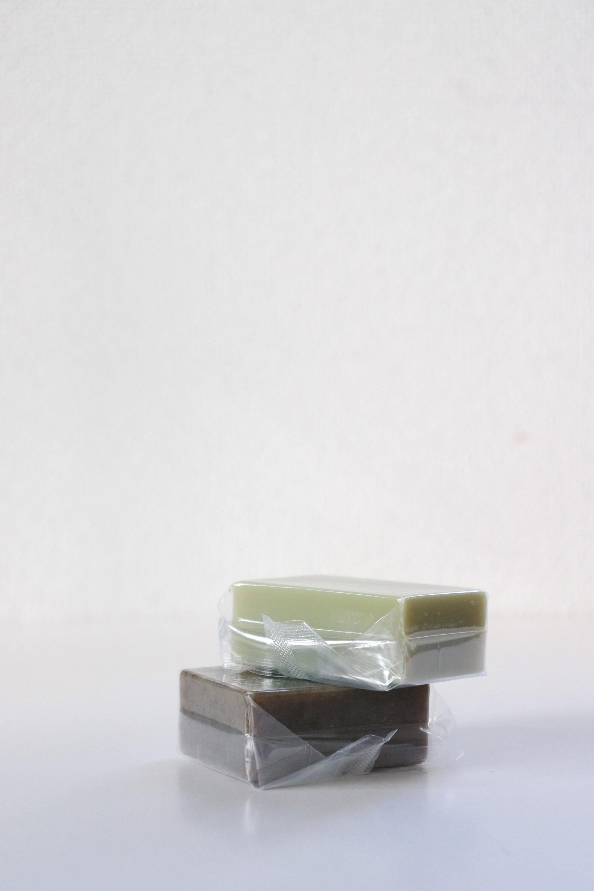 Japanese Yomogi Herbal Soap – Traditional Handmade Mugwort Soap, Unscented Botanical Skincare Bar, Cold Process, Made in Japan