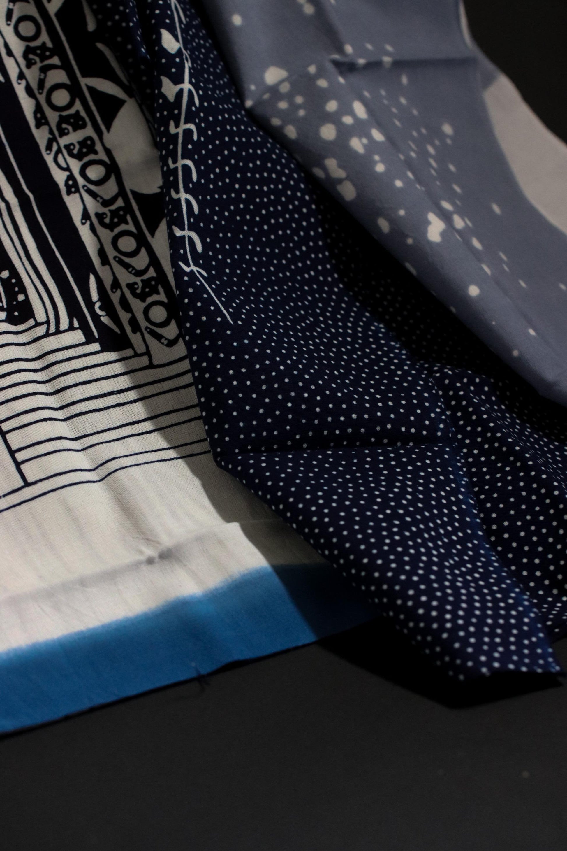 Japanese Tenugui “Yagura” Textile Art Set – Hand-Dyed Chusen Cotton + Hinoki Tapestry Rod / Made in Japan