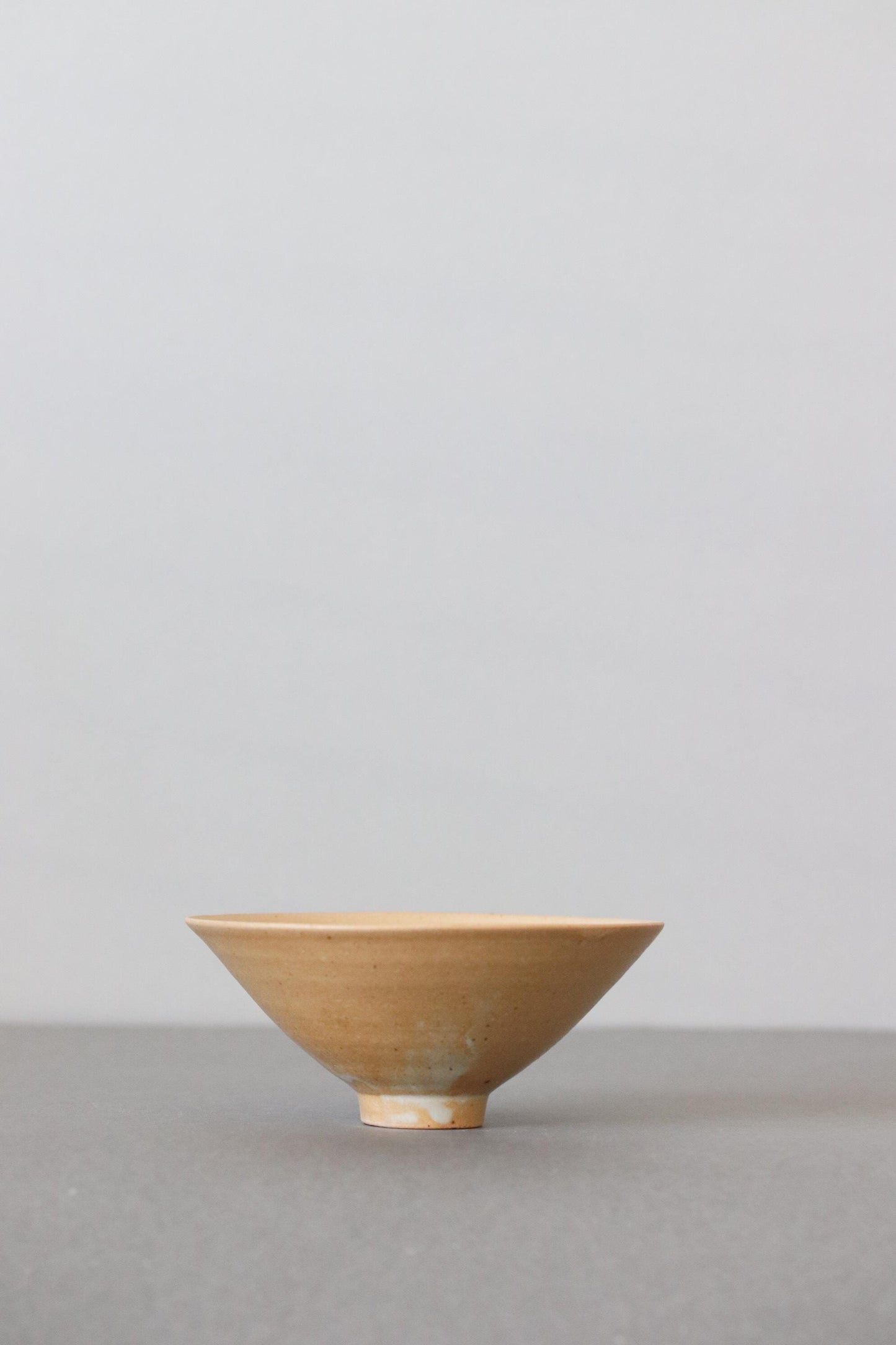 TOU Japanese Rice Bowl Chawan 13cm, Lightweight Ceramic Bowl, Shigaraki Clay Stoneware, Minimal Modern Japanese Tableware, Handmade Japan