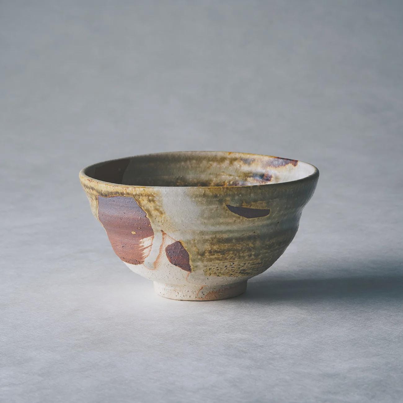 TOU Bidoro Iron Painted Donburi Bowl 14cm, Japanese Deep Bowl, Shigaraki Clay Stoneware, Handmade Rustic Serving Bowl, Mini Donburi Bowl