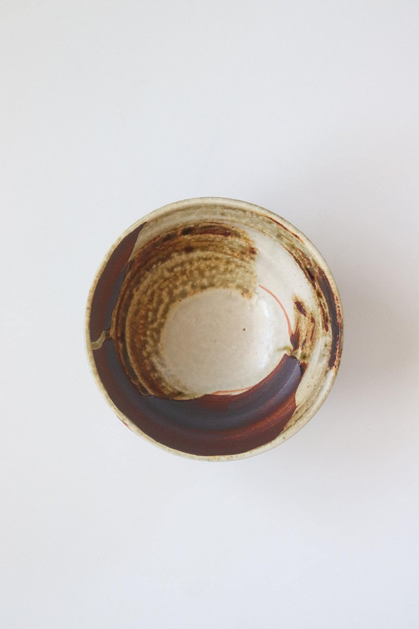 TOU Bidoro Iron Painted Donburi Bowl 14cm, Japanese Deep Bowl, Shigaraki Clay Stoneware, Handmade Rustic Serving Bowl, Mini Donburi Bowl