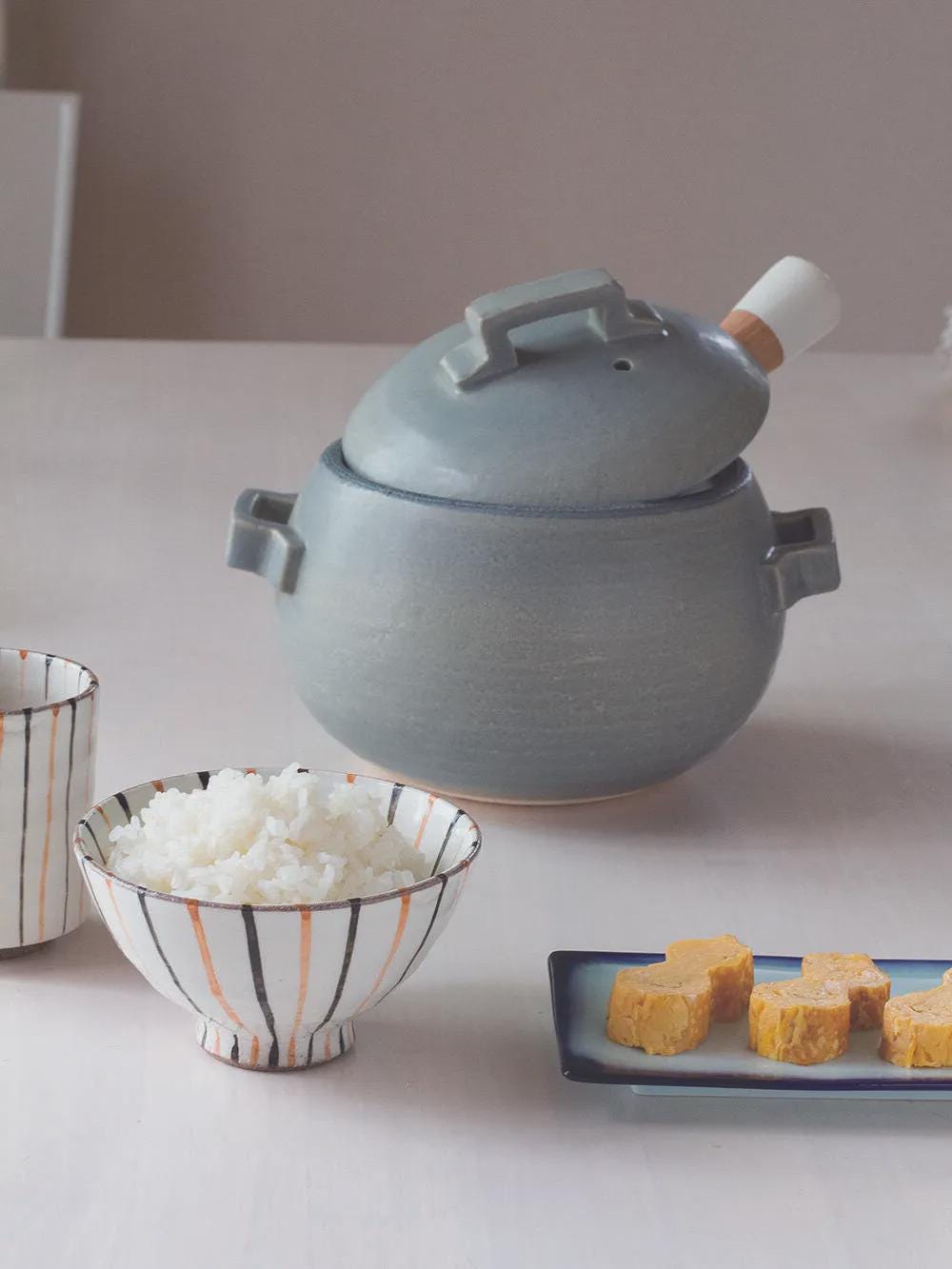 TOJIKI Gray Japanese Rice Pot Donabe 3 Cup, Banko Ware Clay Rice Cooker, Direct Flame Pot with Lid, 25-Min Easy Rice, Made in Japan