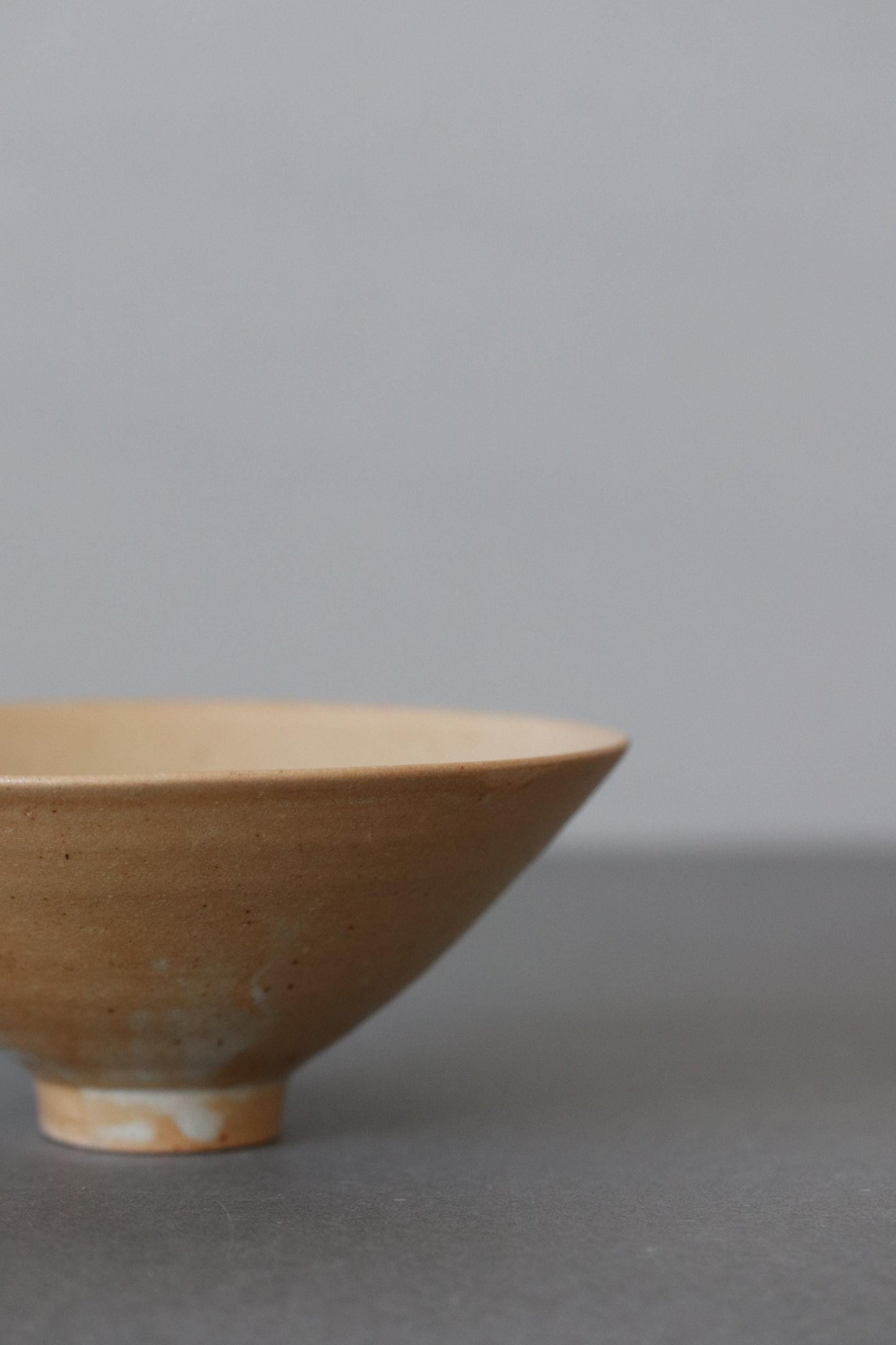 TOU Japanese Rice Bowl Chawan 13cm, Lightweight Ceramic Bowl, Shigaraki Clay Stoneware, Minimal Modern Japanese Tableware, Handmade Japan
