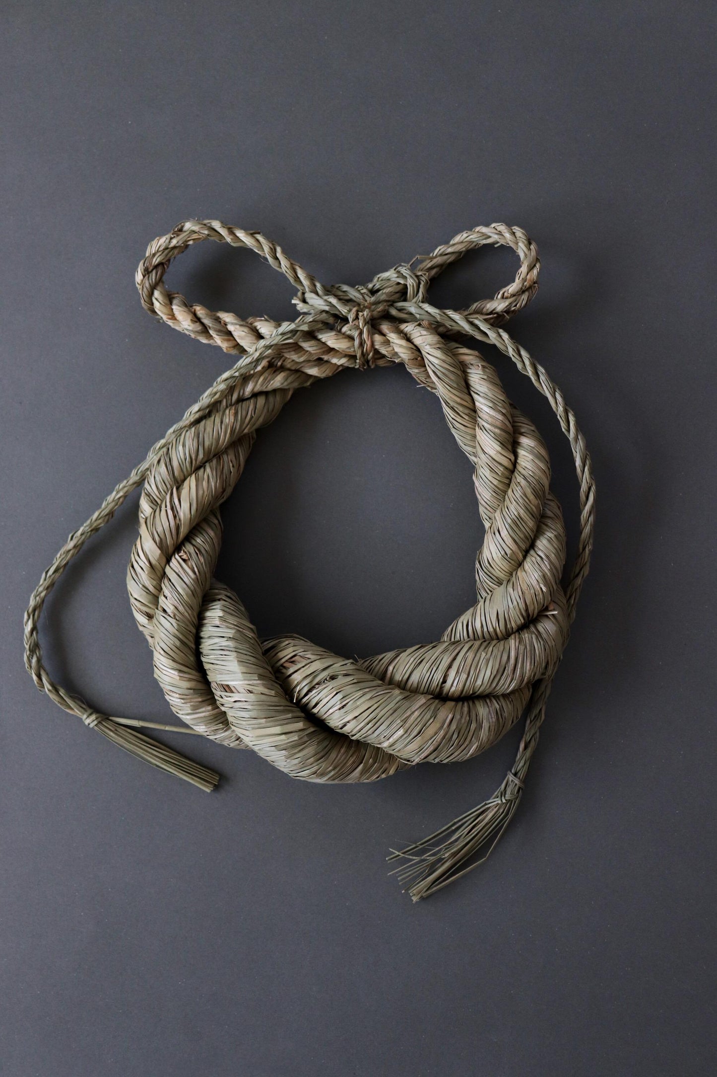 Japanese Shimenawa Sacred Rope Wreath,Traditional Straw Shinto Decoration,Natural Igusa Rope Wall Decor, Handmade Japanese New Year Ornament