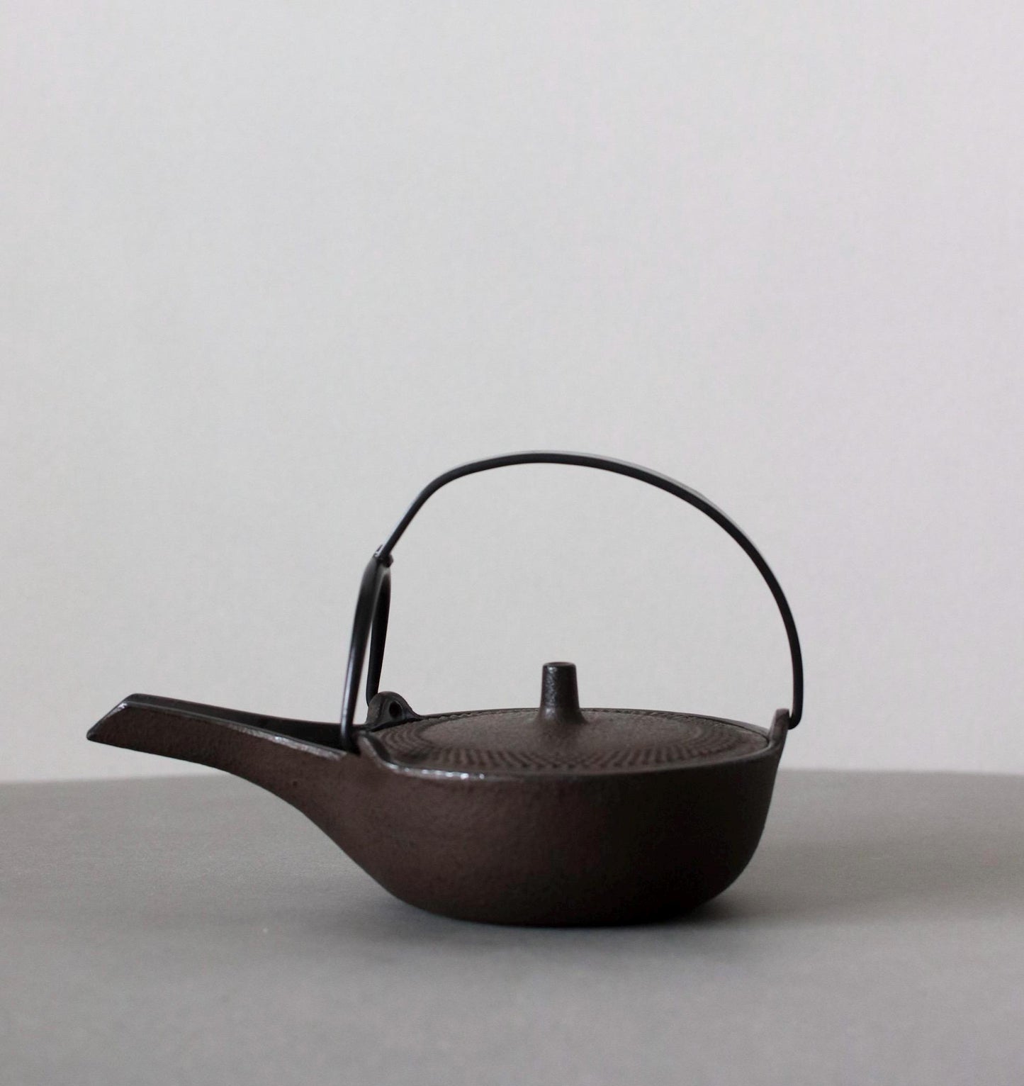 Vintage Iwachu Nambu Iron Sake Warmer, Japanese Cast Iron Tokkuri Kettle, Traditional Sake Server 250ml, Direct Flame Safe Ironware
