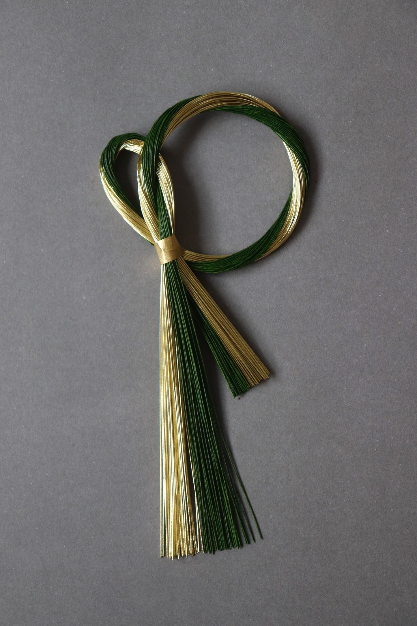 Japanese Mizuhiki Decoration – Dark Green & Gold Knot Ornament, Traditional Washi Paper Cord, Minimalist Handmade Decor, Made in Japan