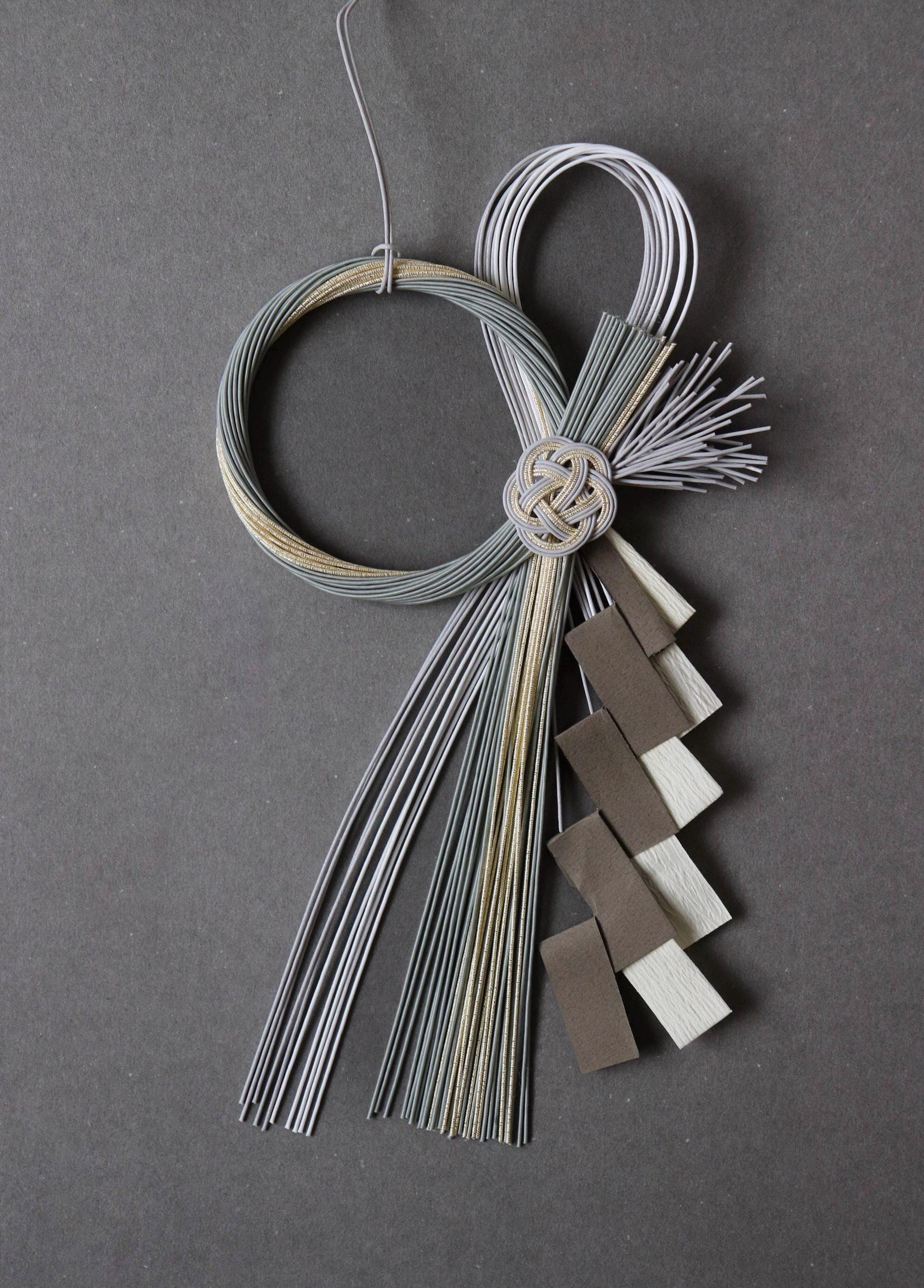 Japanese Mizuhiki Shimekazari – White & Grey Handmade Knot Decoration, Minimalist New Year Ornament, Modern Washi Paper Decor, Made in Japan