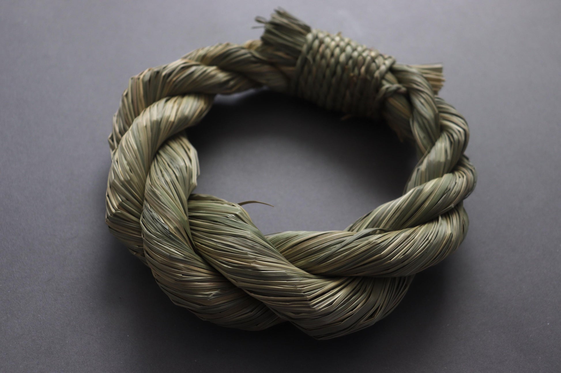 Japanese Shimenawa Wreath, Igusa Rope Decor, Minimal Natural Wall Hanging, Wabi Sabi Decor, Handmade Japanese Sacred Object