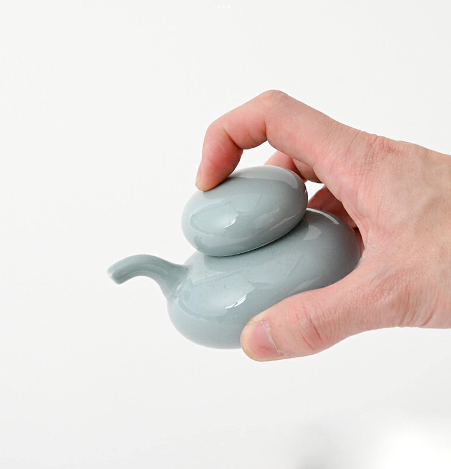 Hakusan Porcelain Soy Sauce Dispenser, Hasami Ware Ishikoro Series, Japanese Soy Sauce Bottle, Minimal Ceramic Cruet, Made in Japan
