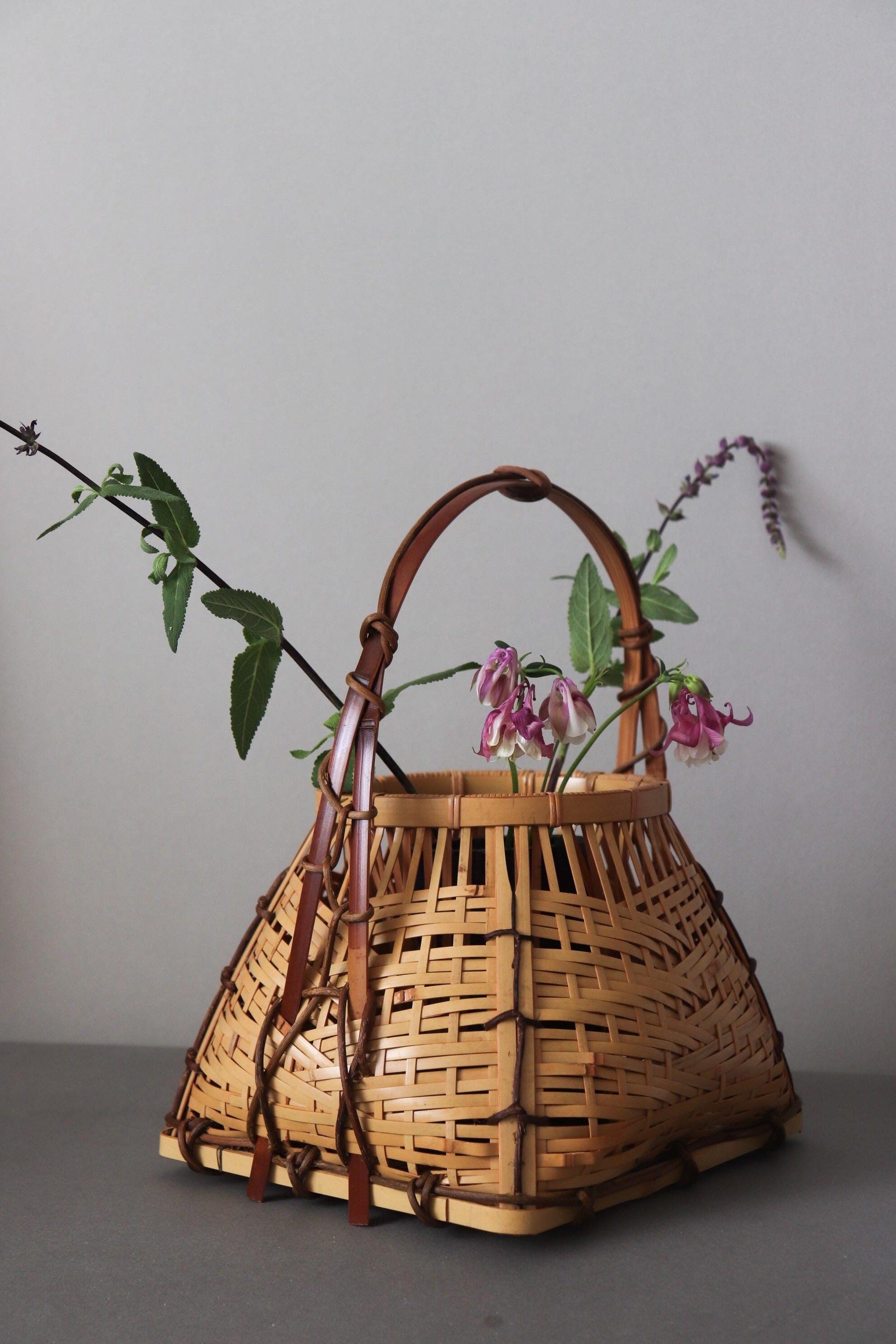Vintage Japanese Bamboo Flower Basket, Ikebana Basket, Sculptural Woven Bamboo Vase, Traditional Japanese Decor, Wabi Sabi Home