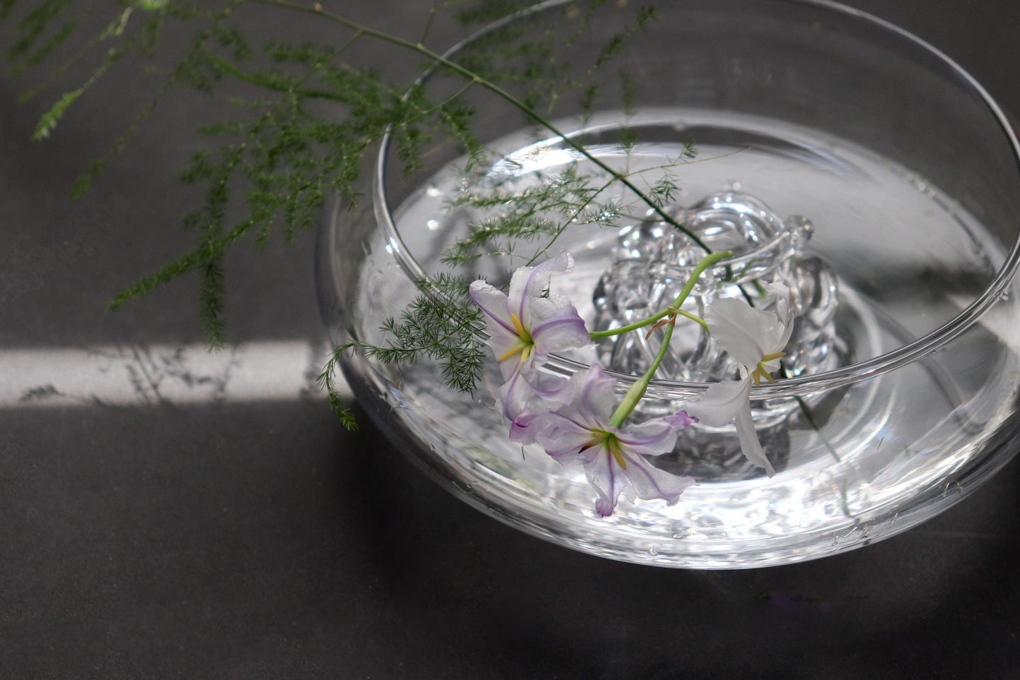 Handmade Glass Flower Holder by Shotaro Migaki / Japanese Bud Vase / Minimal Ikebana Tool / One-of-a-kind Glass (6.5–7cm)