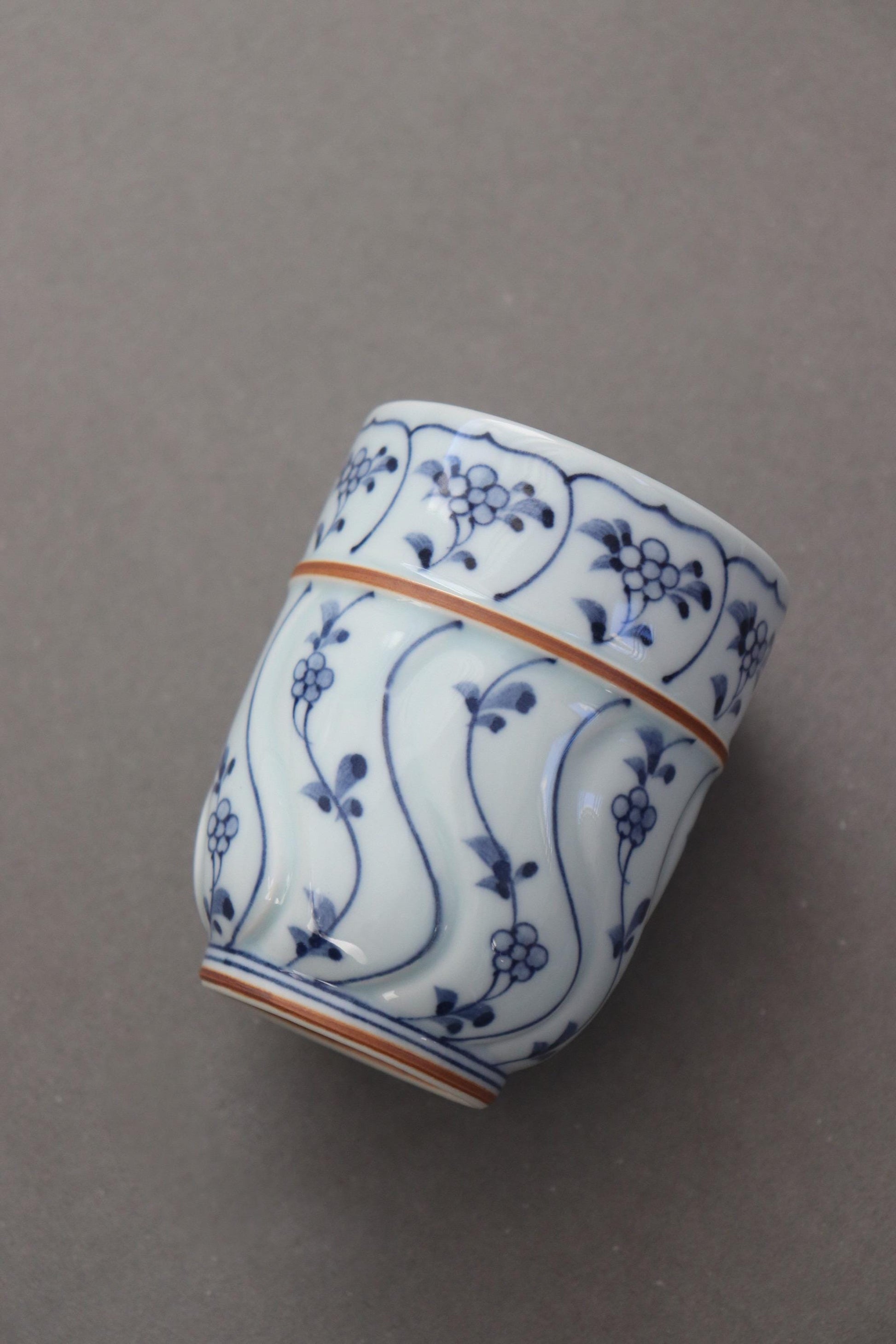Hasami Porcelain Teacup / Japanese Yunomi Cup / Blue & White Floral Design / Everyday Tea Cup (200ml)