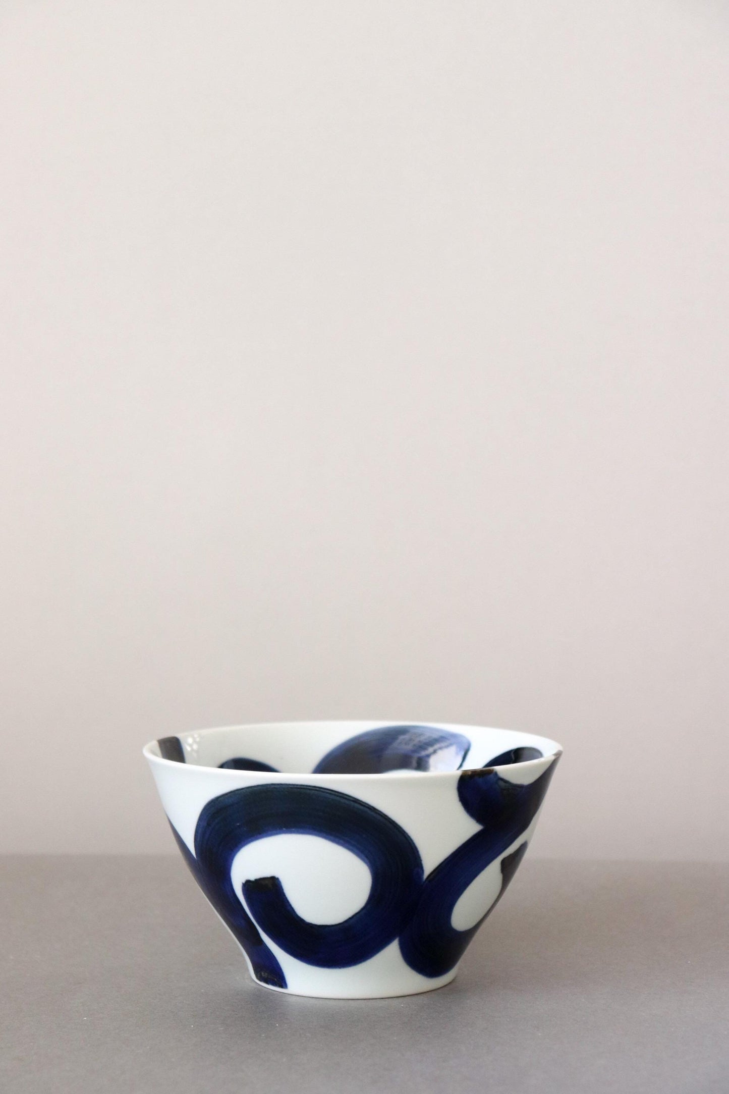 Hasami Ware Donburi Bowl, Japanese Ceramic Bowl, Hand Painted Karakusa Pattern, Blue and White Bowl, Udon Soba Rice Bowl, Made in Japan