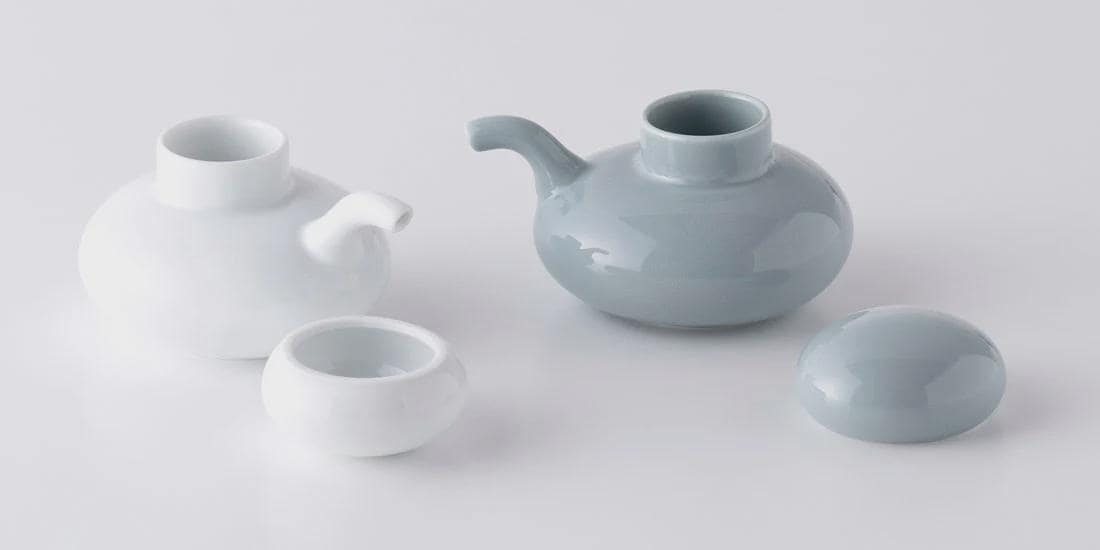 Hakusan Porcelain Soy Sauce Dispenser, Hasami Ware Ishikoro Series, Japanese Soy Sauce Bottle, Minimal Ceramic Cruet, Made in Japan