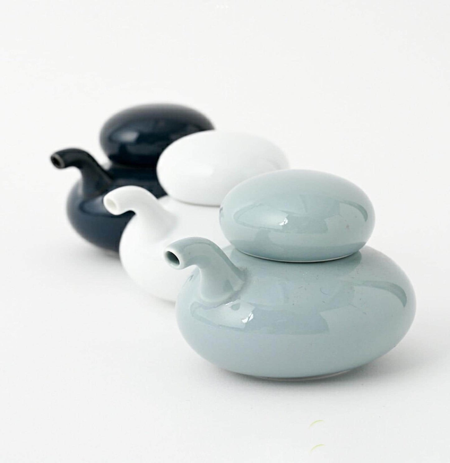 Hakusan Porcelain Soy Sauce Dispenser, Hasami Ware Ishikoro Series, Japanese Soy Sauce Bottle, Minimal Ceramic Cruet, Made in Japan