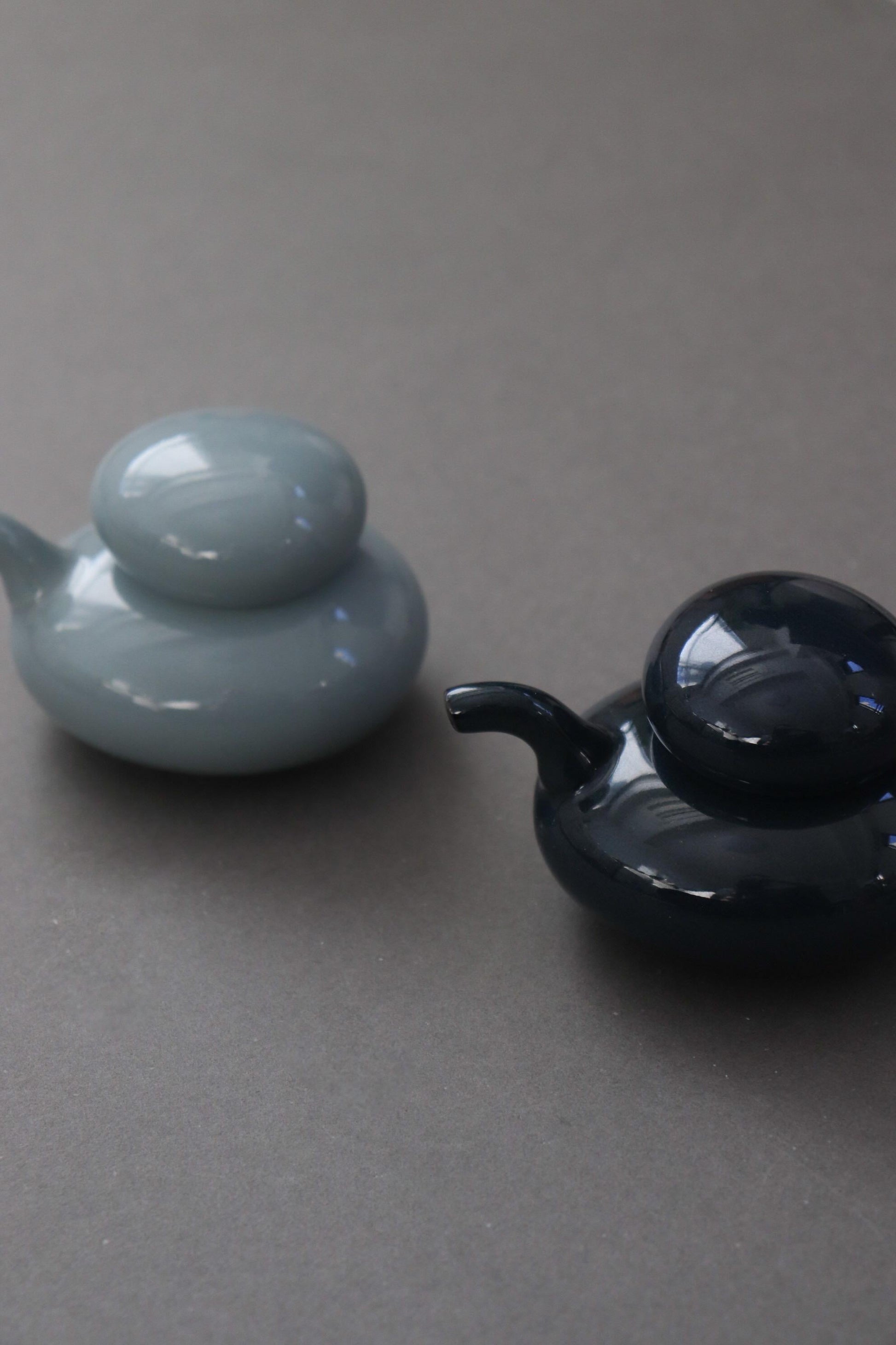 Hakusan Porcelain Soy Sauce Dispenser, Hasami Ware Ishikoro Series, Japanese Soy Sauce Bottle, Minimal Ceramic Cruet, Made in Japan