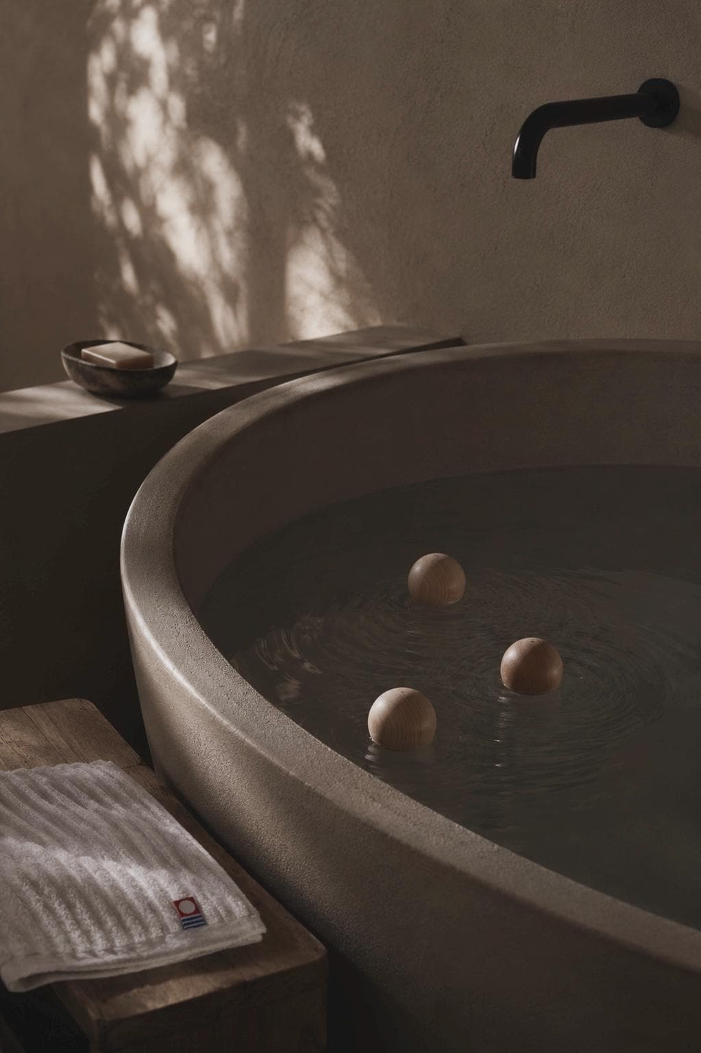 Japanese Hinoki Bath Ball & Imabari Towel Set – Cypress Wood Bath Spa Gift from Japan – Hinoki Onsen Bath Kit