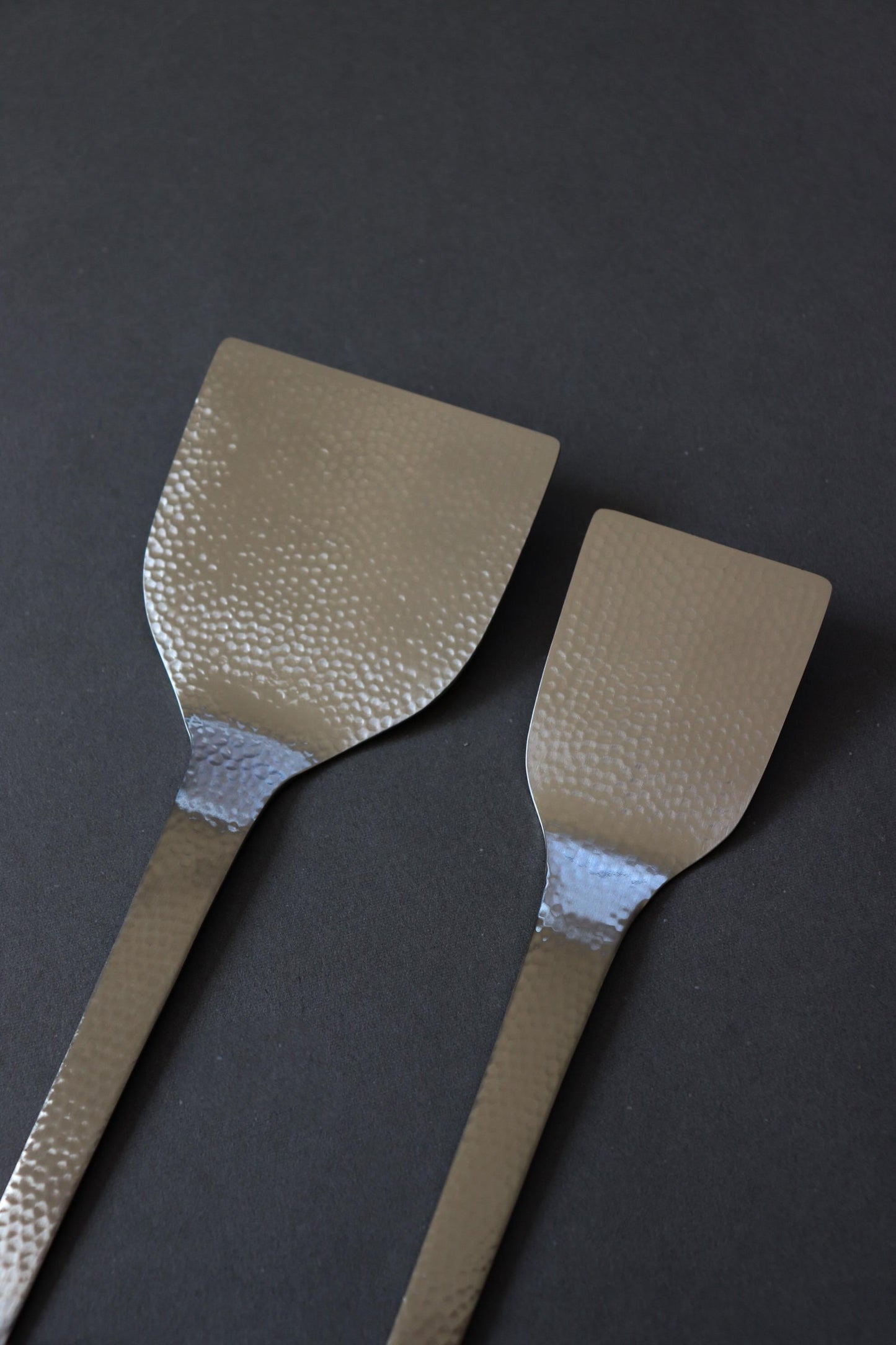 Large Japanese Okonomiyaki Spatula | Hammered Stainless Steel Turner | Tsubame Sanjo Teppanyaki Tool | Made in Japan