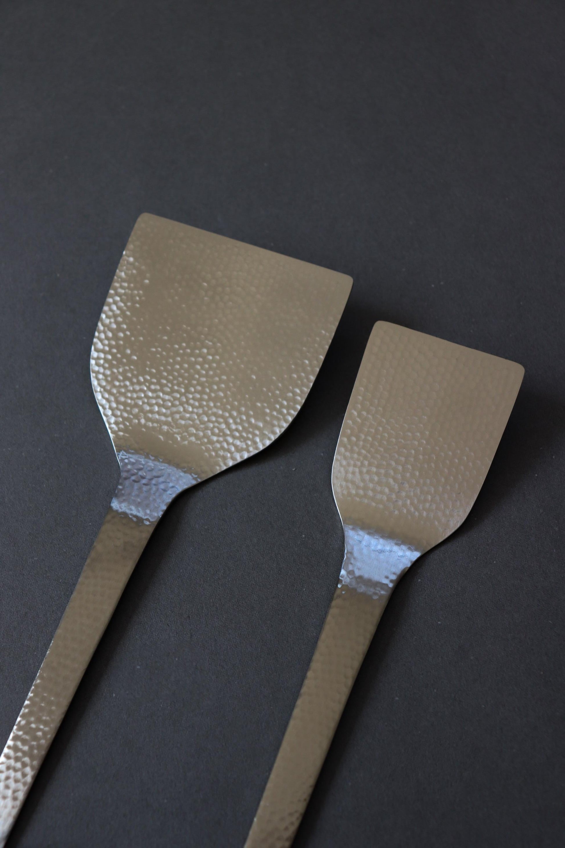 Large Japanese Okonomiyaki Spatula | Hammered Stainless Steel Turner | Tsubame Sanjo Teppanyaki Tool | Made in Japan