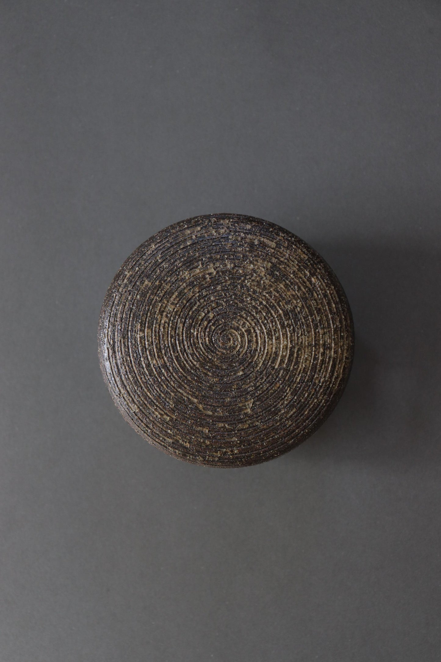 Japanese Ceramic Ohitsu Rice Keeper – Iga Ware Microwave Rice Container – Handmade Pottery Rice Storage Bowl with Lid