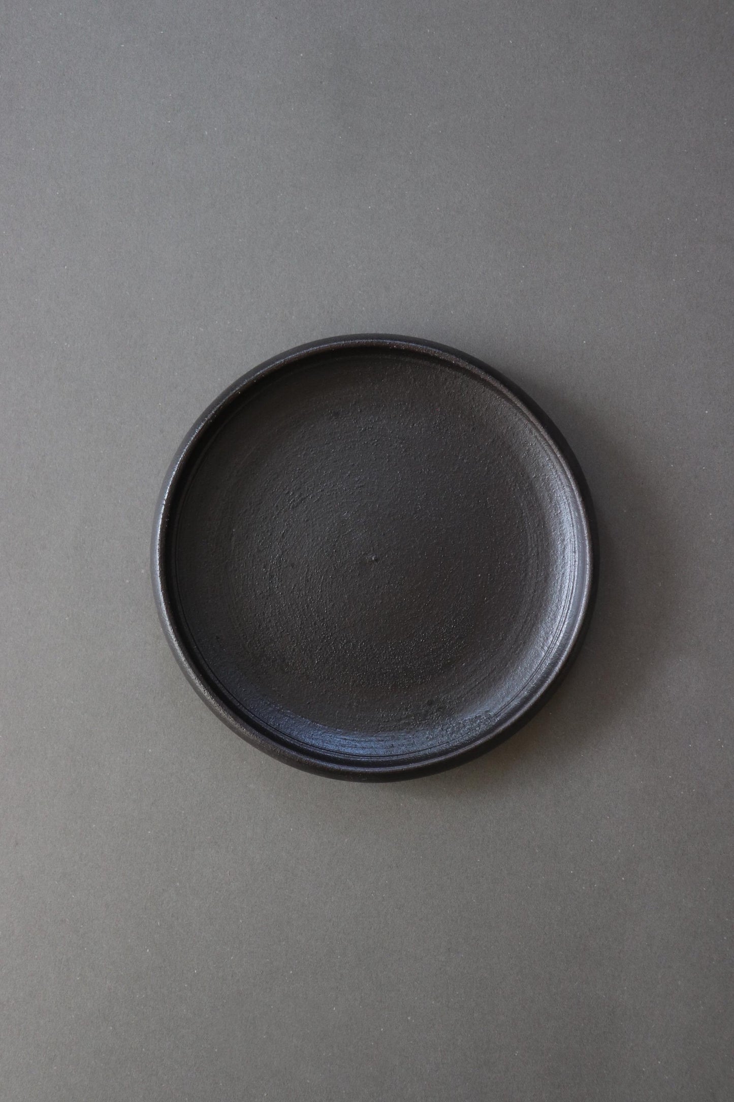Japanese Ikebana Flower Vessel – Shigaraki Ware Ceramic Suiban Bowl – Minimalist Japanese Flower Arrangement Plate