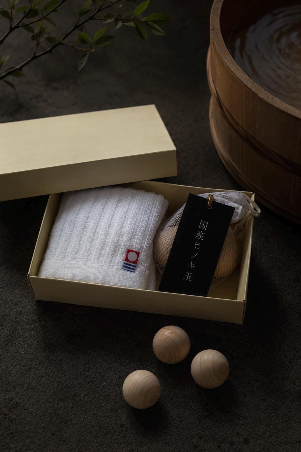 Japanese Hinoki Bath Ball & Imabari Towel Set – Cypress Wood Bath Spa Gift from Japan – Hinoki Onsen Bath Kit