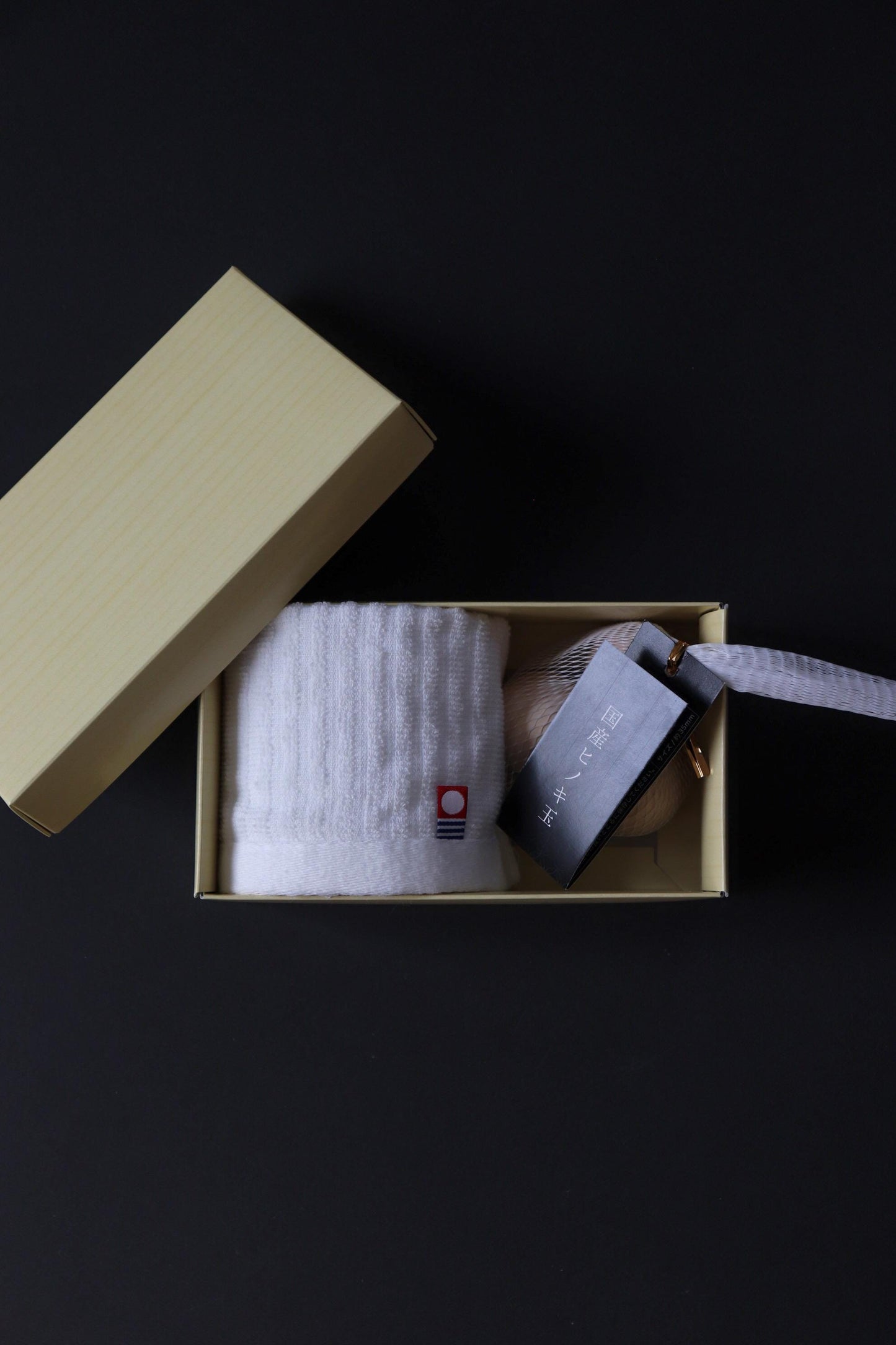 Japanese Hinoki Bath Ball & Imabari Towel Set – Cypress Wood Bath Spa Gift from Japan – Hinoki Onsen Bath Kit