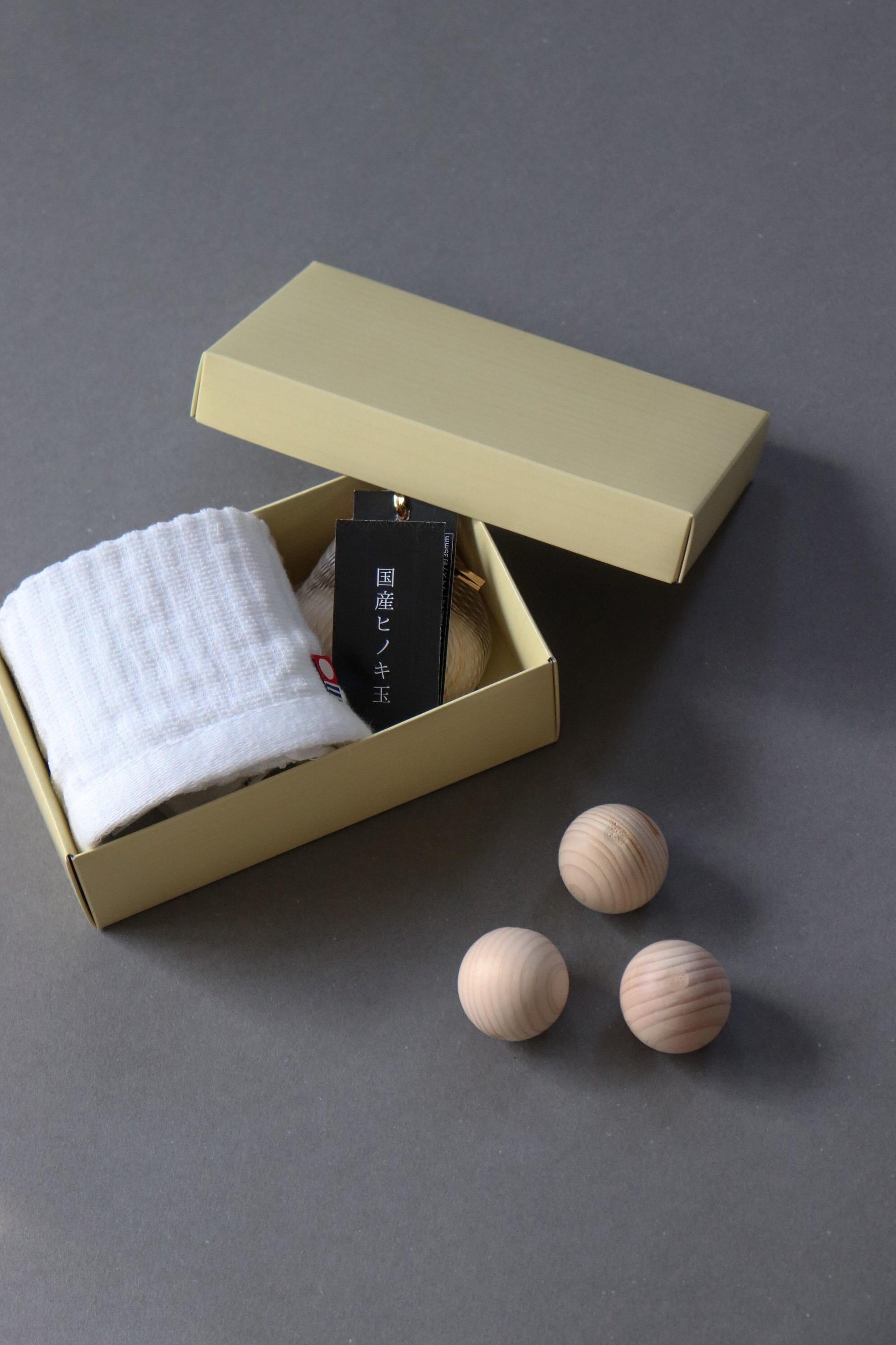 Japanese Hinoki Bath Ball & Imabari Towel Set – Cypress Wood Bath Spa Gift from Japan – Hinoki Onsen Bath Kit
