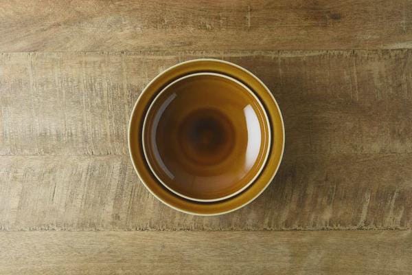Japanese Caramel Bowl 17cm by ODA Pottery – Mino Ware Ceramic Serving Bowl, Modern Japanese Tableware, Microwave & Dishwasher Safe