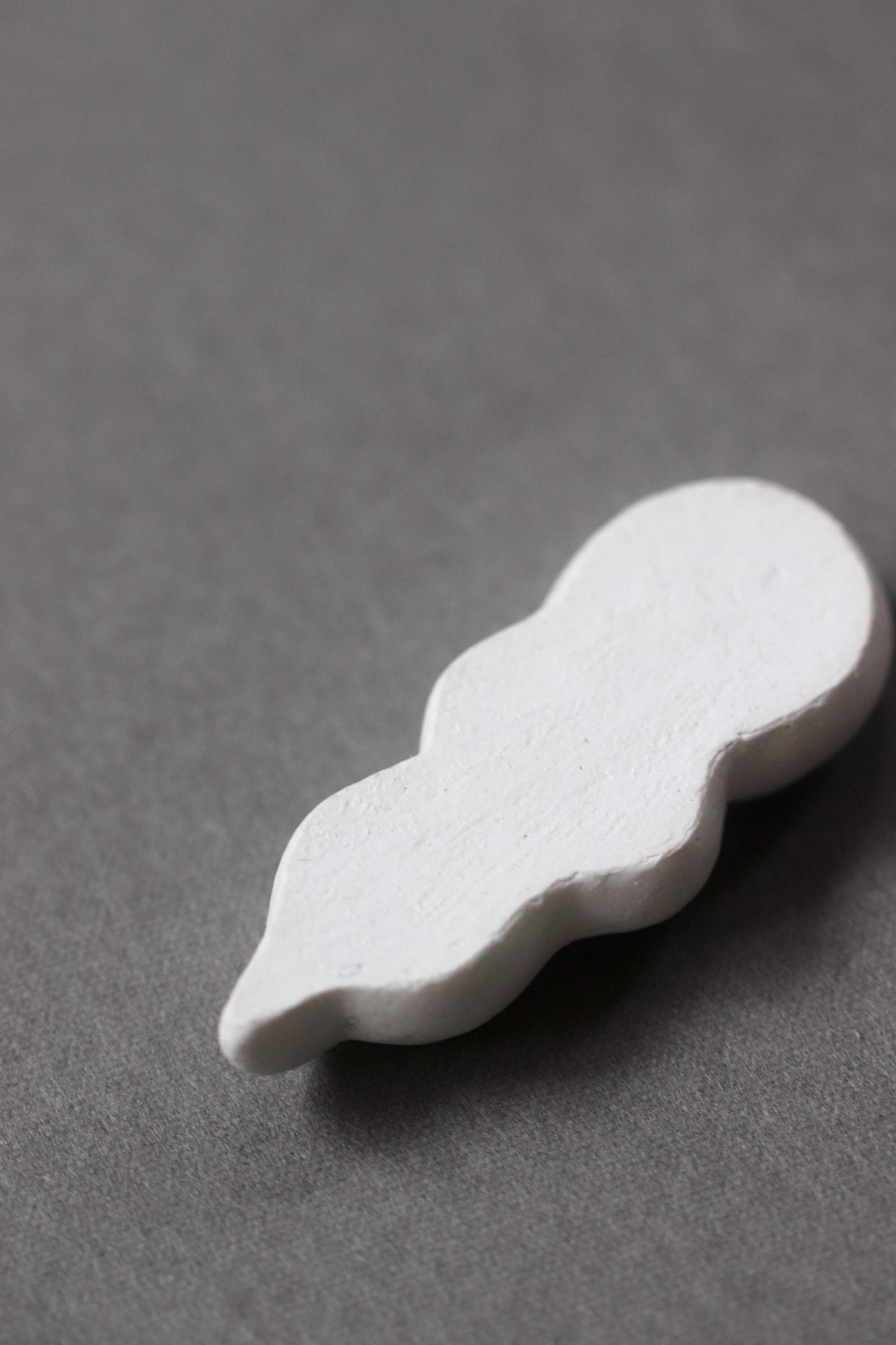 Japanese Zuiun Cloud Chopstick Rest, Upcycled Eggshell TAMAGO STONE Hashioki, Sustainable Japanese Tableware, Made in Japan