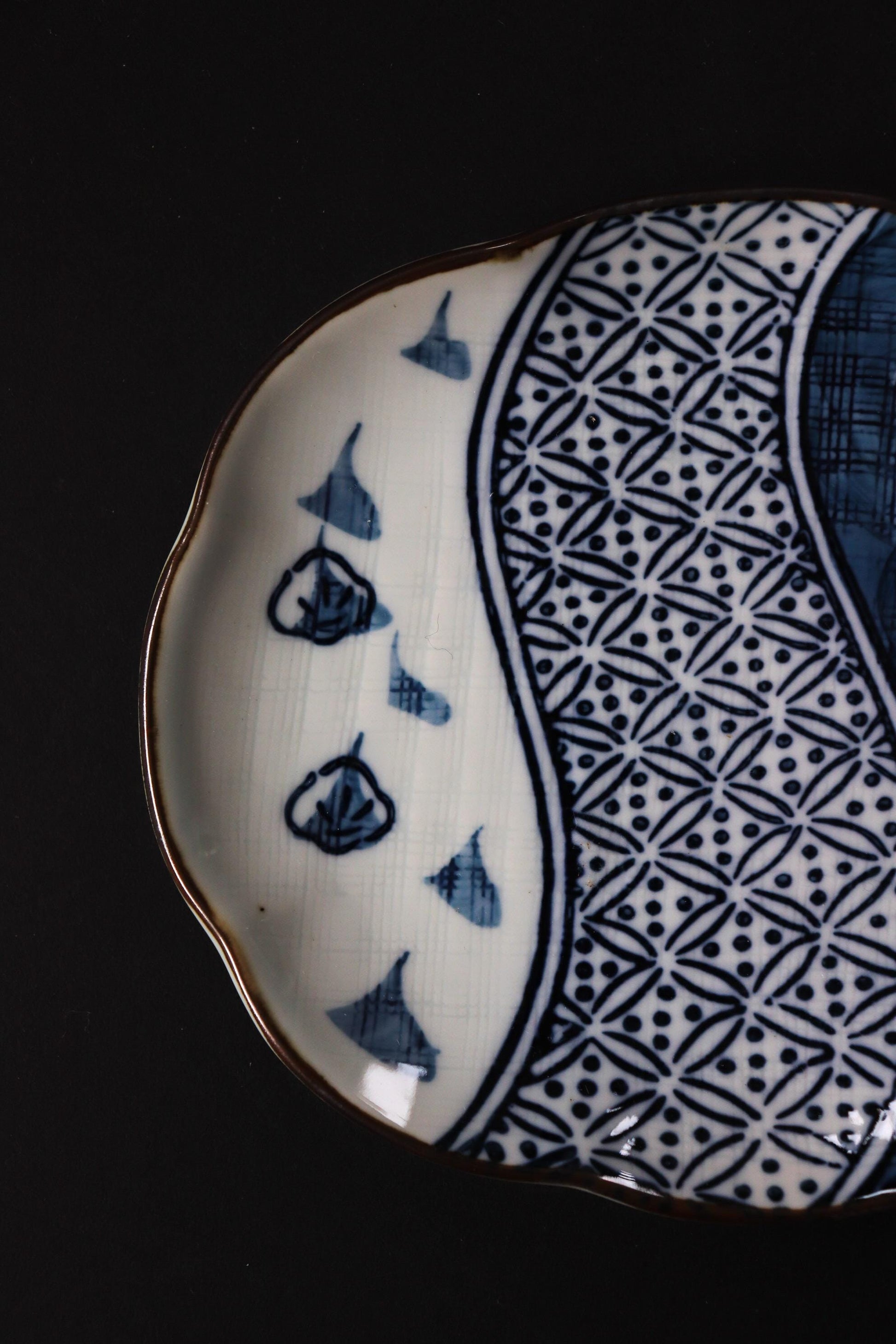 Japanese Blue & White Fruit Plate – Traditional Sometsuke Porcelain Dish, Shonzui Pattern, Vintage Japanese Tableware, Made in Japan