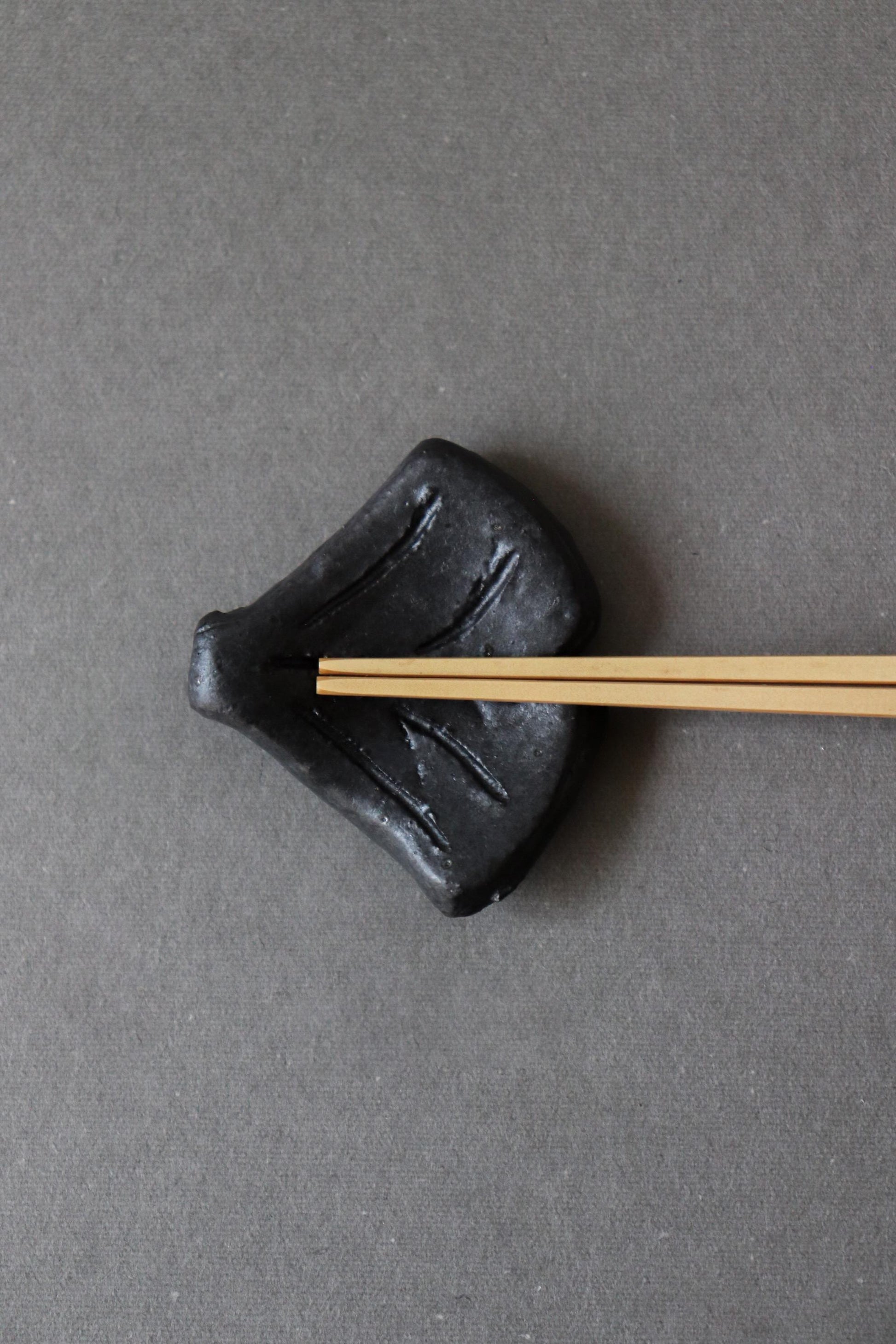 Japanese Ginkgo Chopstick Rest | Handmade Ceramic Hashioki | Black Clay Gingko Leaf Chopstick Holder | Made in Japan