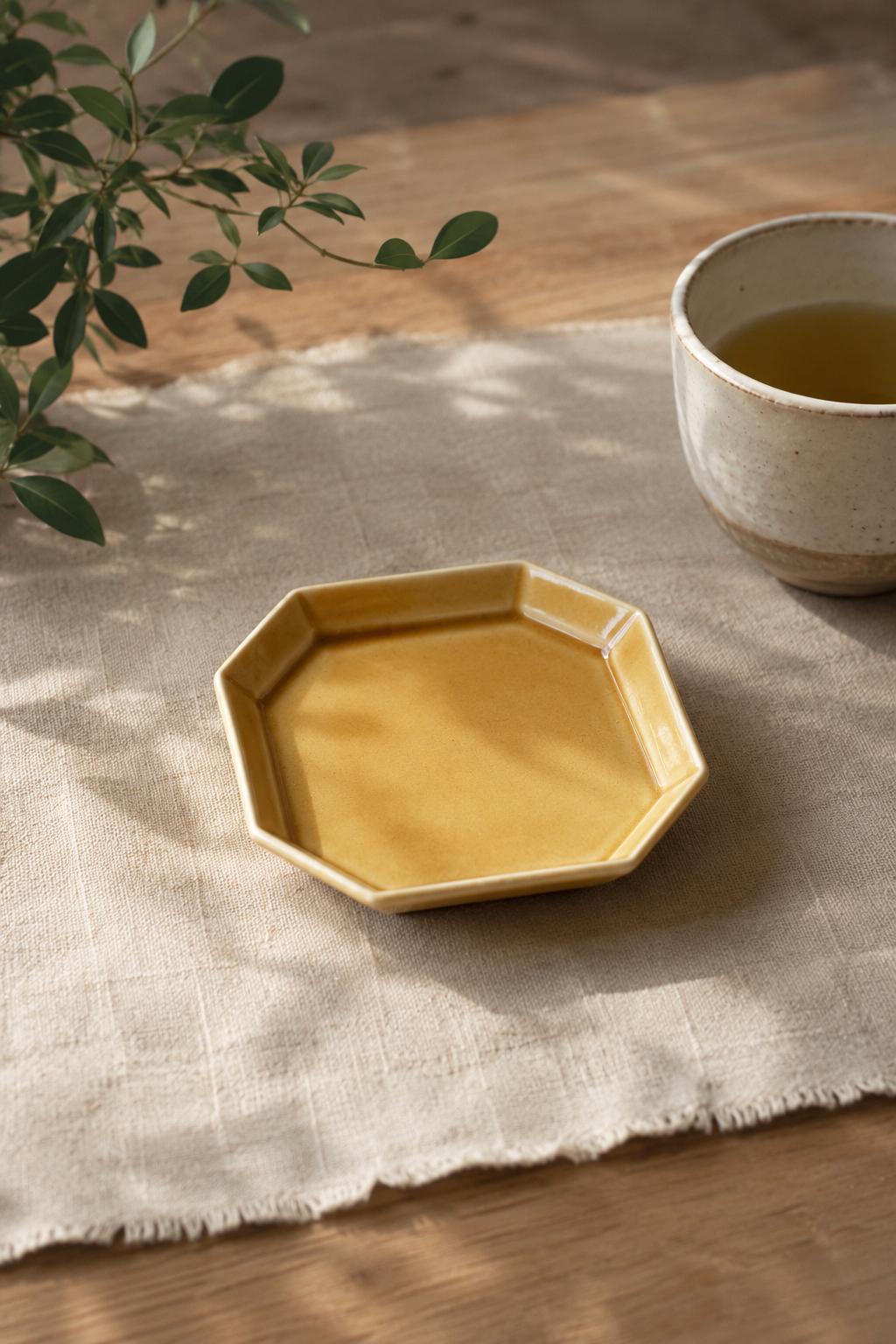 Japanese Mino Ware Amber Octagonal Small Plate, Oda Pottery Sumikiri Jubako 10.5cm, Japanese Ceramic Dish, Wagashi Plate, Soy Sauce Dish